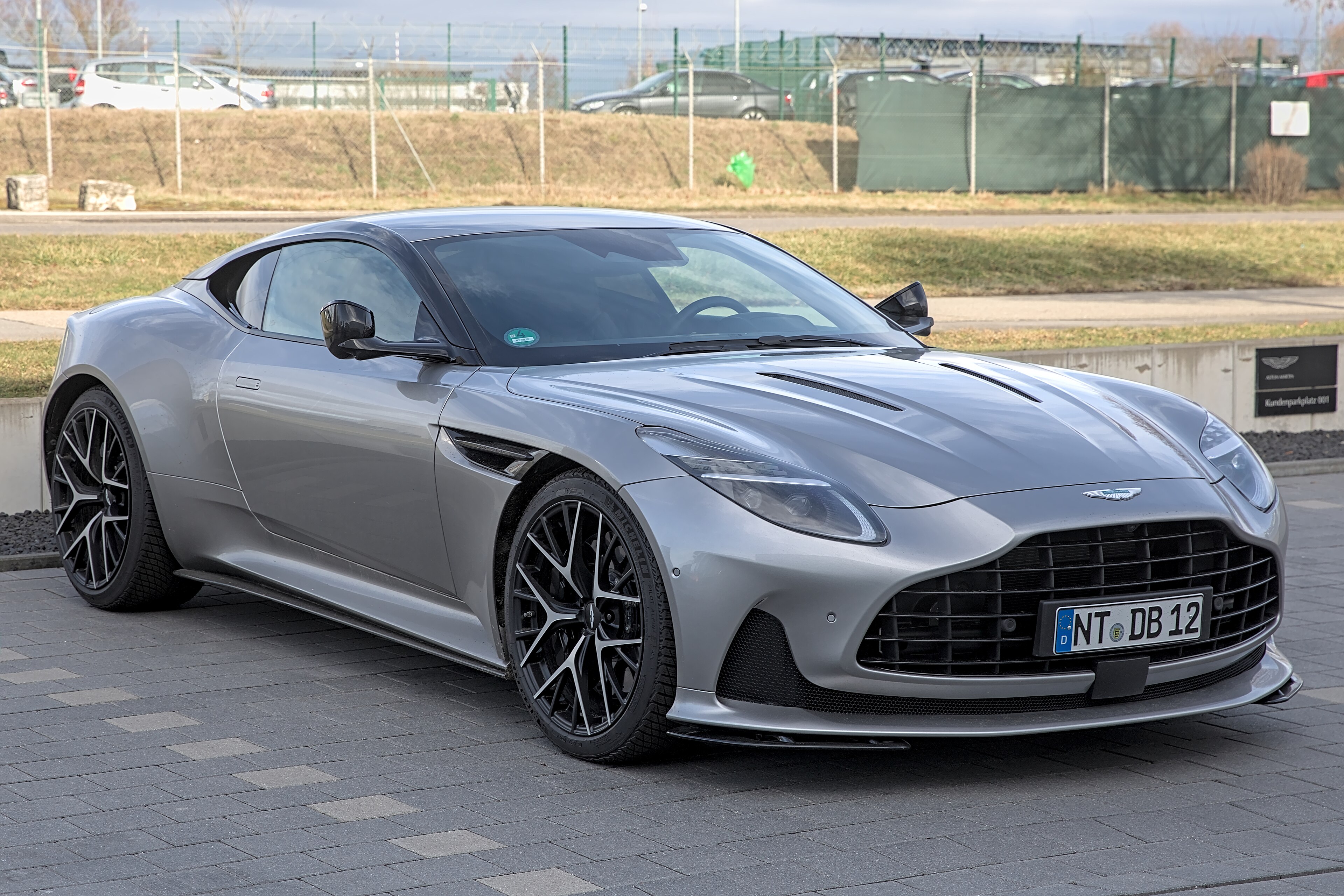 DB12