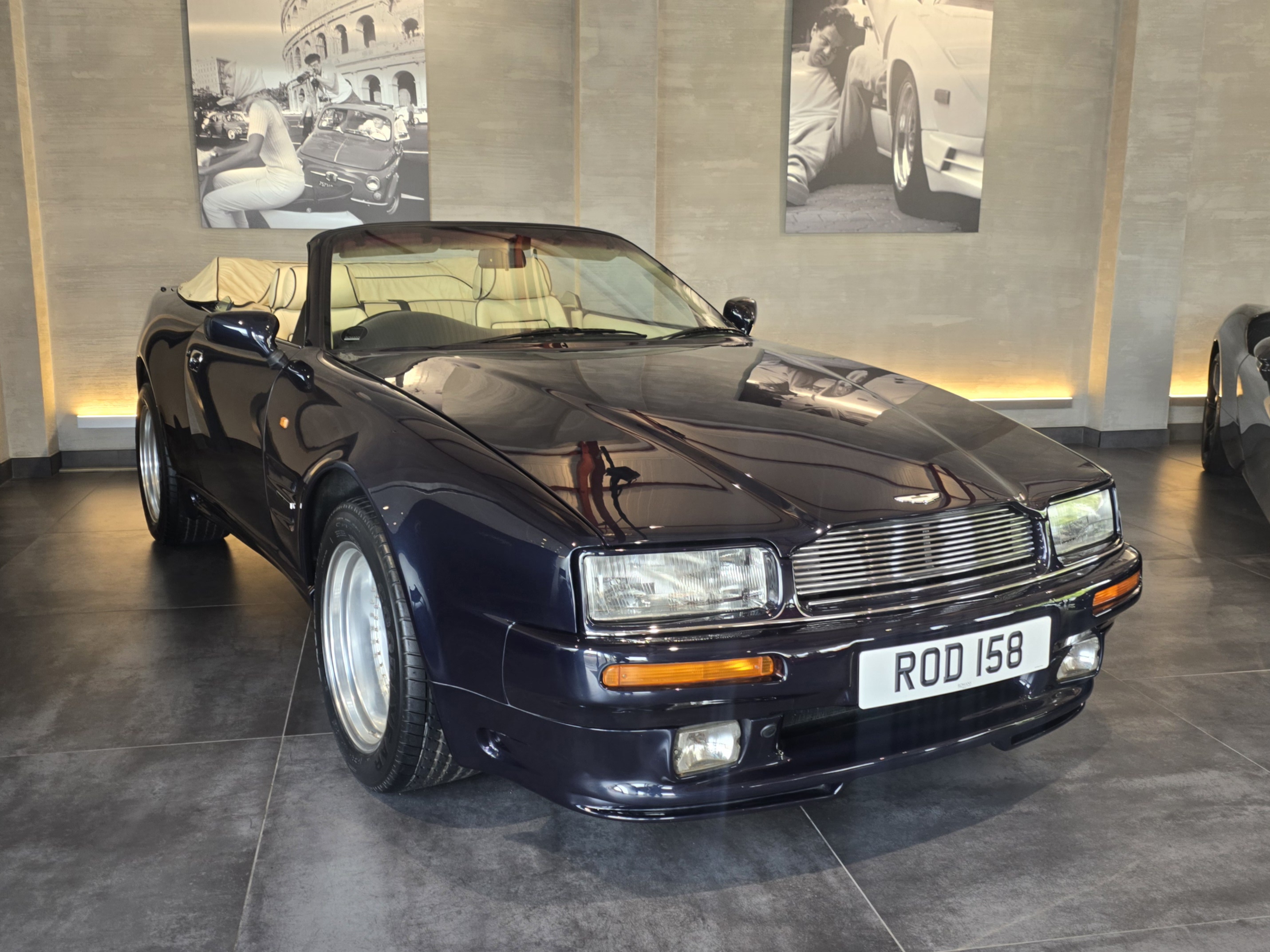 Aston Martin virage