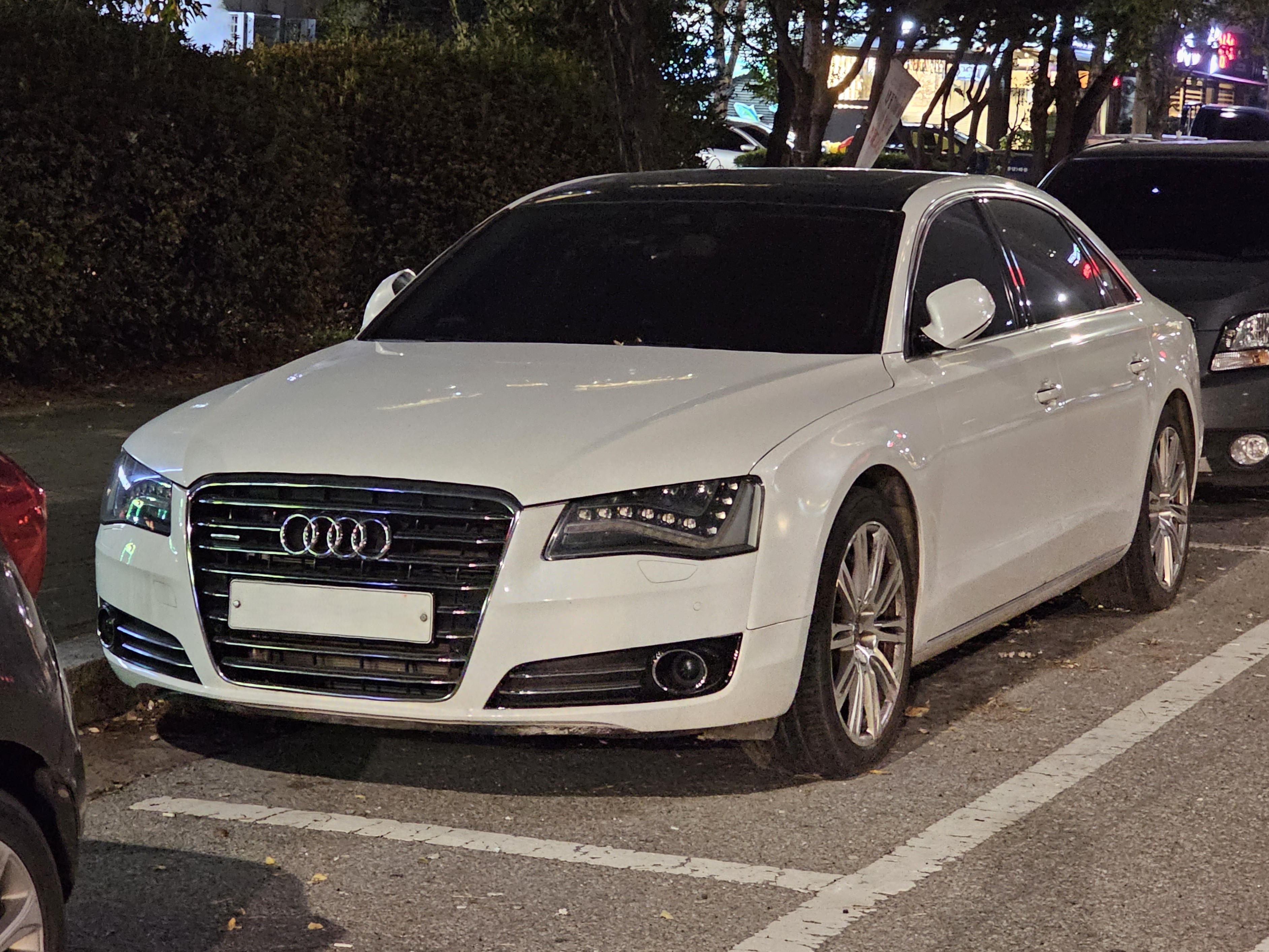 Audi A8 L e