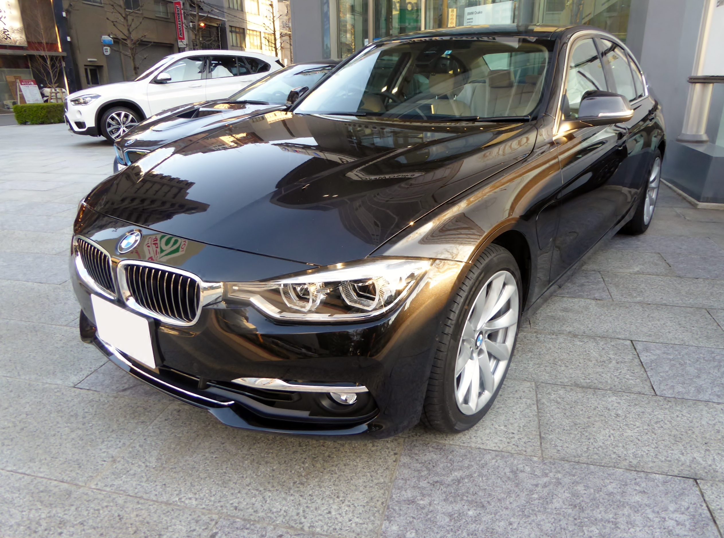 BMW 330e-sedan