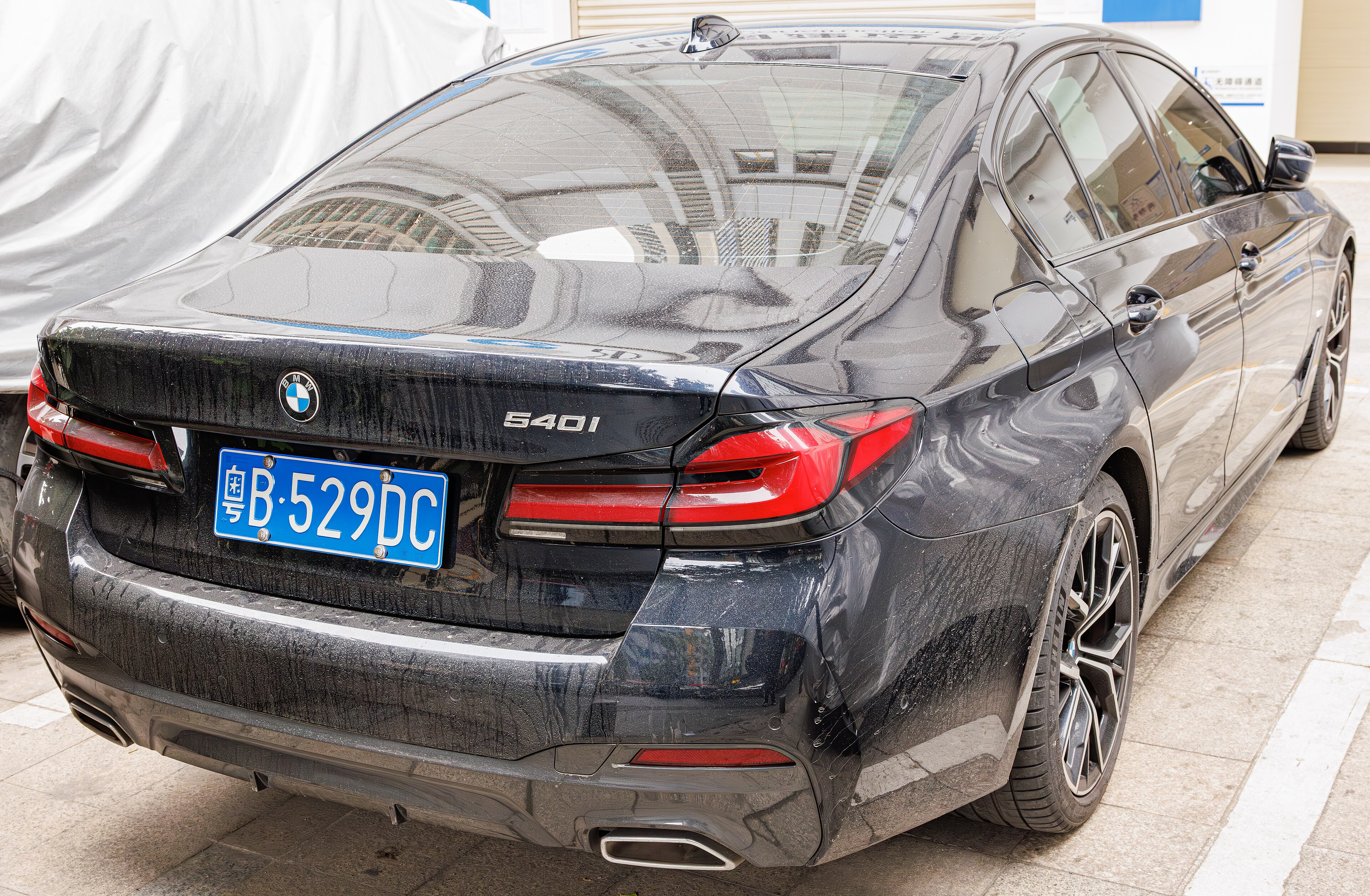 BMW 540i