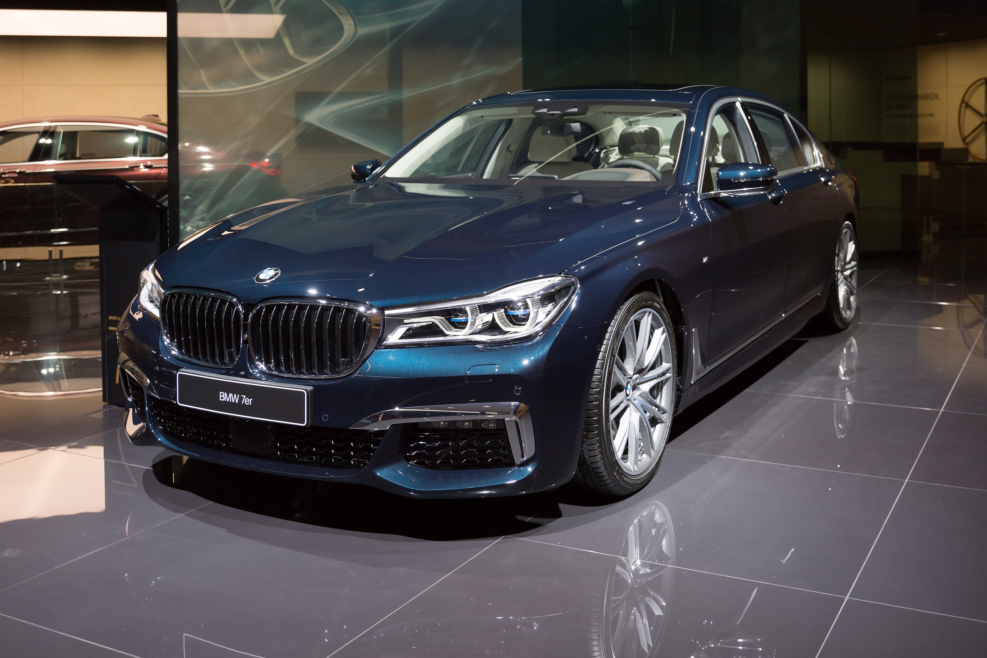 750i