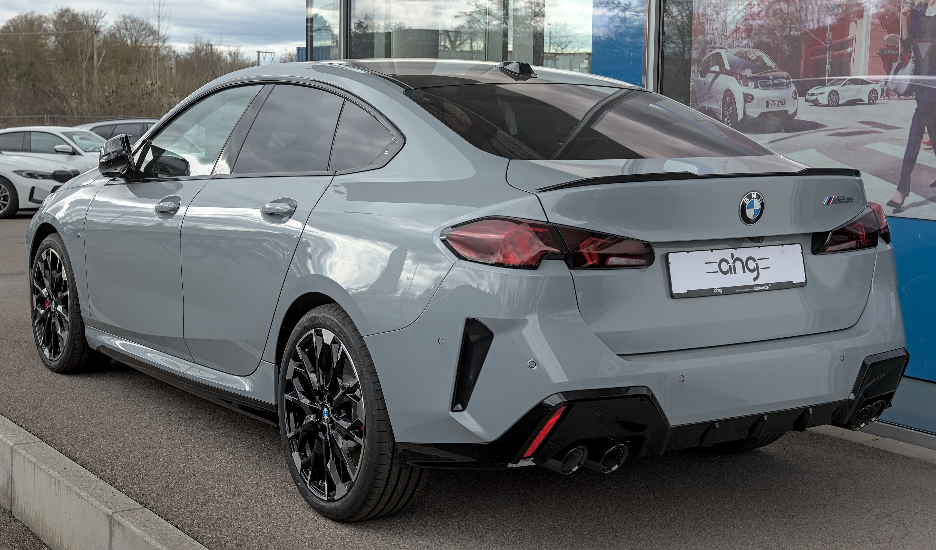BMW M235