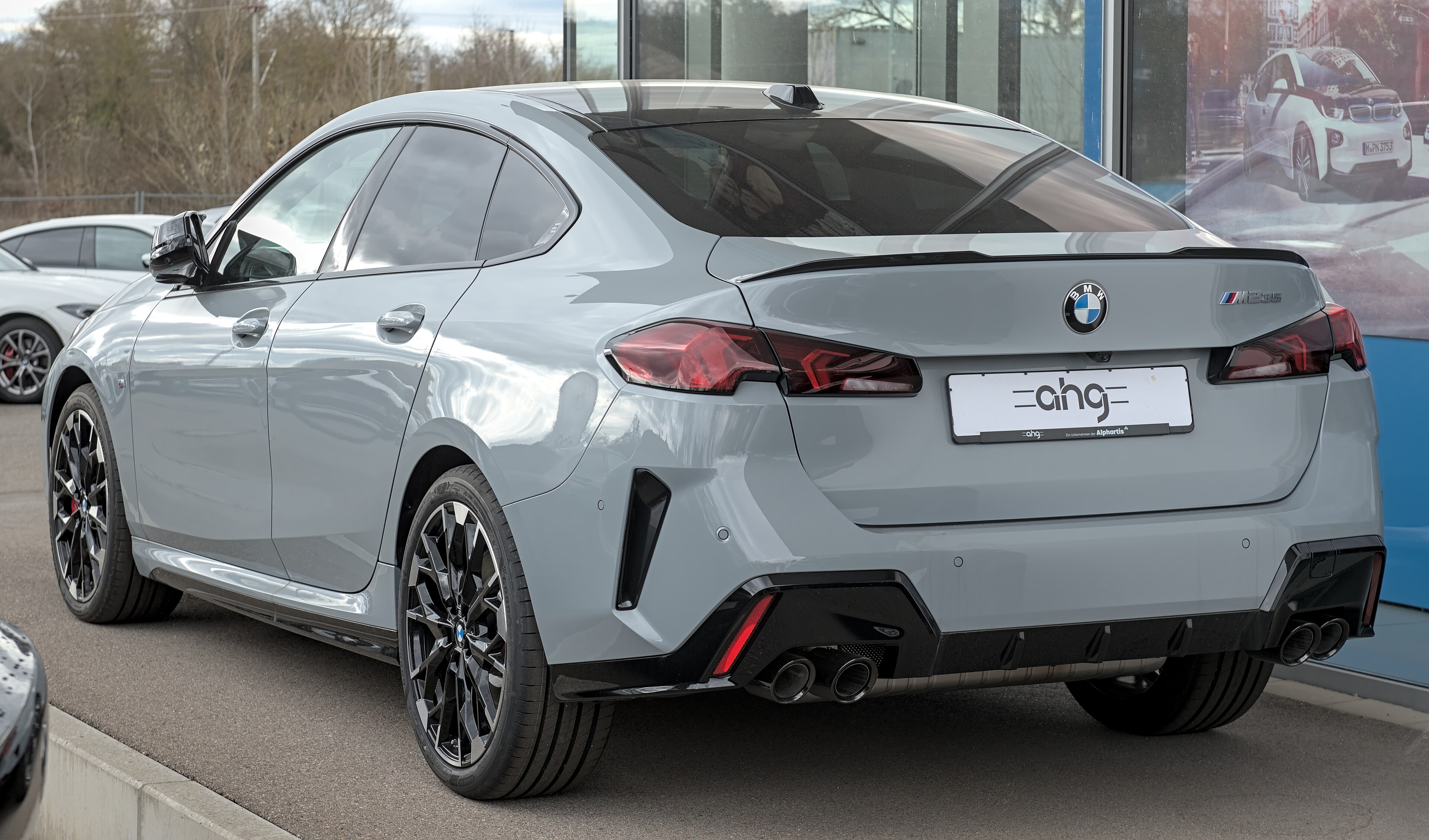 BMW M235