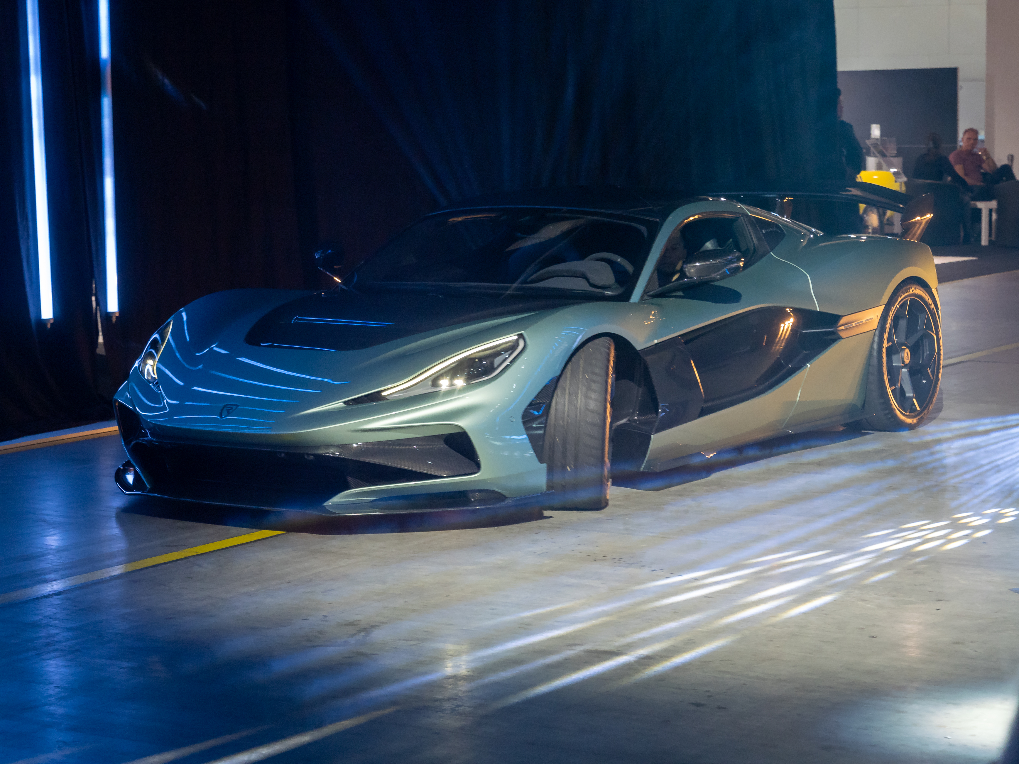 2025 Bugatti-rimac nevera