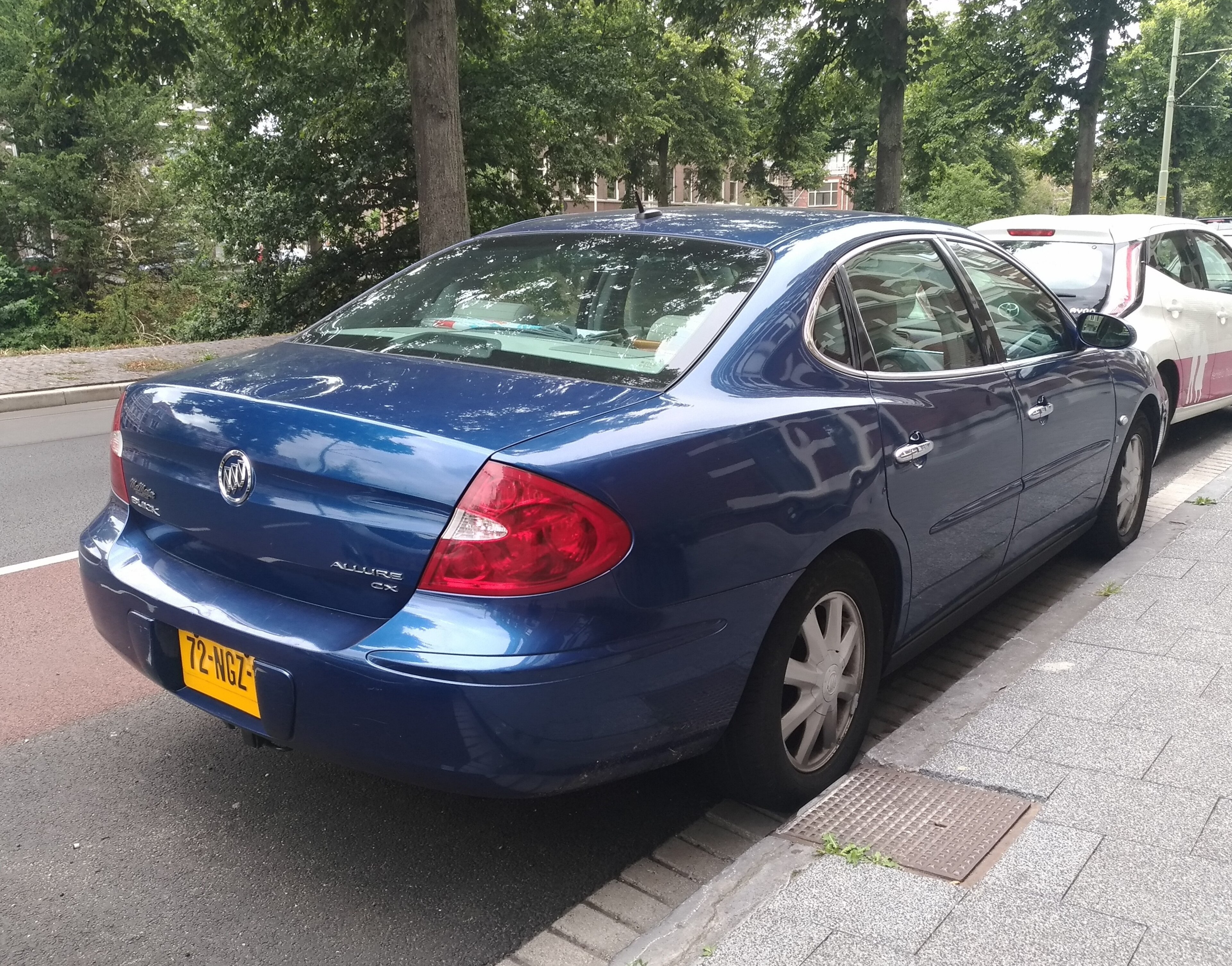 Buick lacrosse-allure