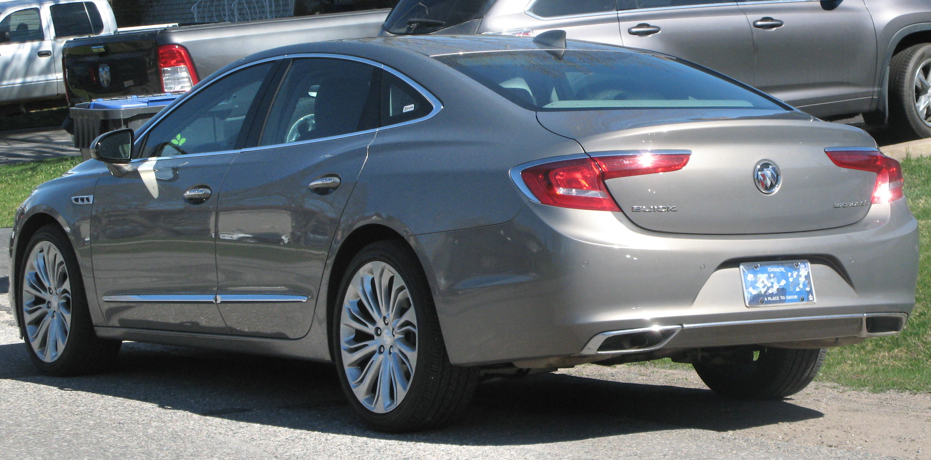Buick lacrosse-awd