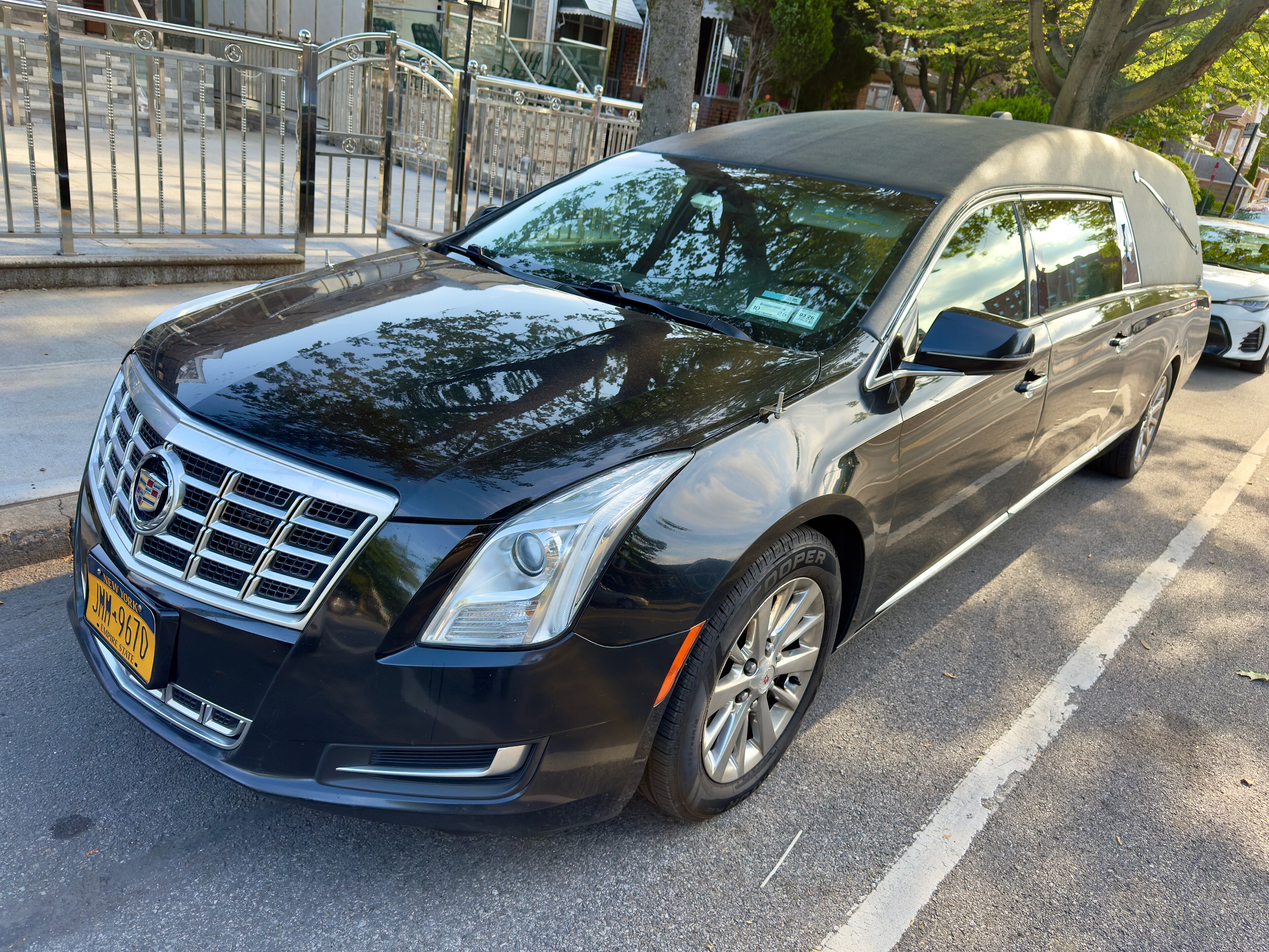 Cadillac xts-hearse