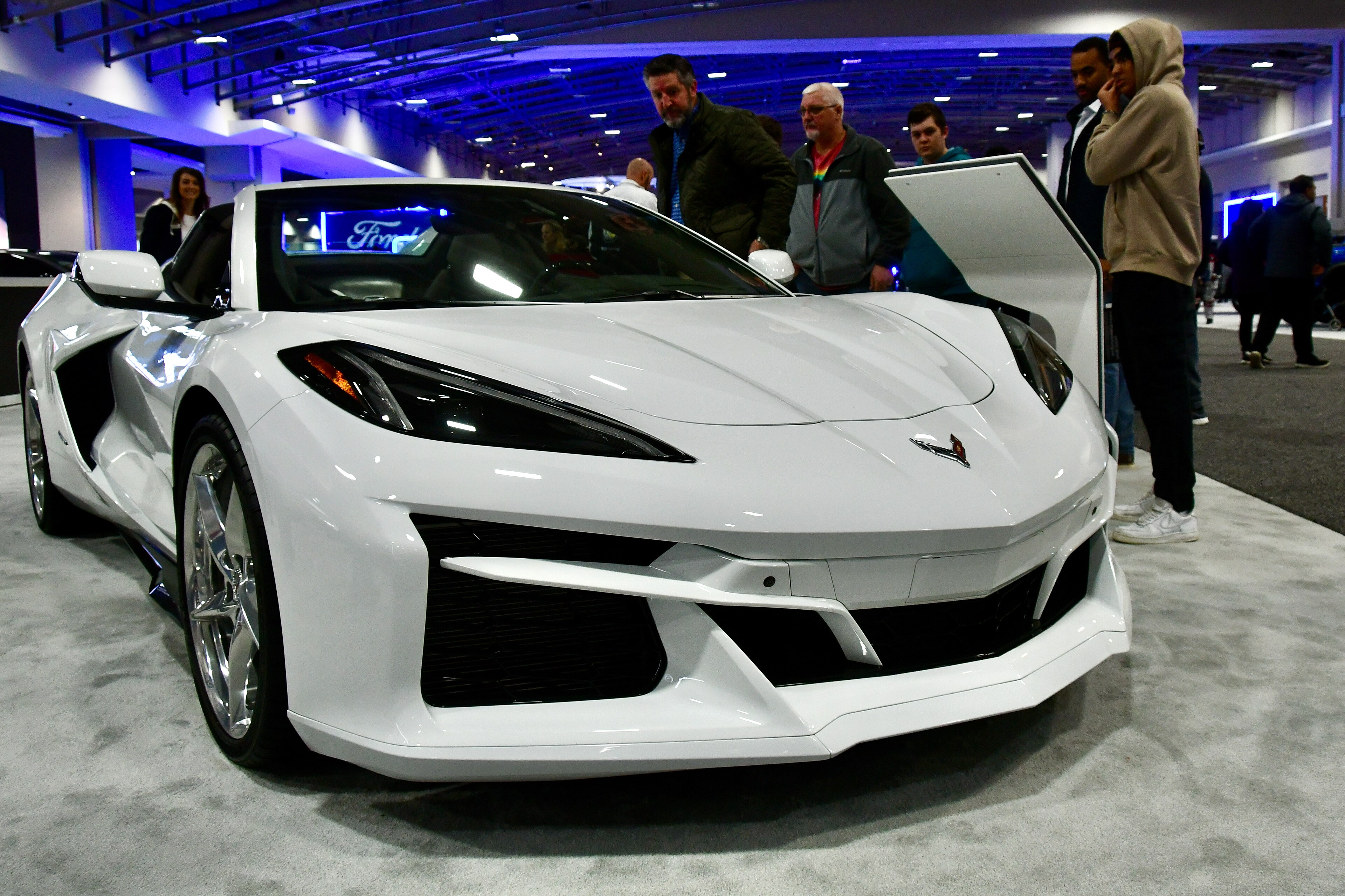 Chevrolet corvette-e-ray