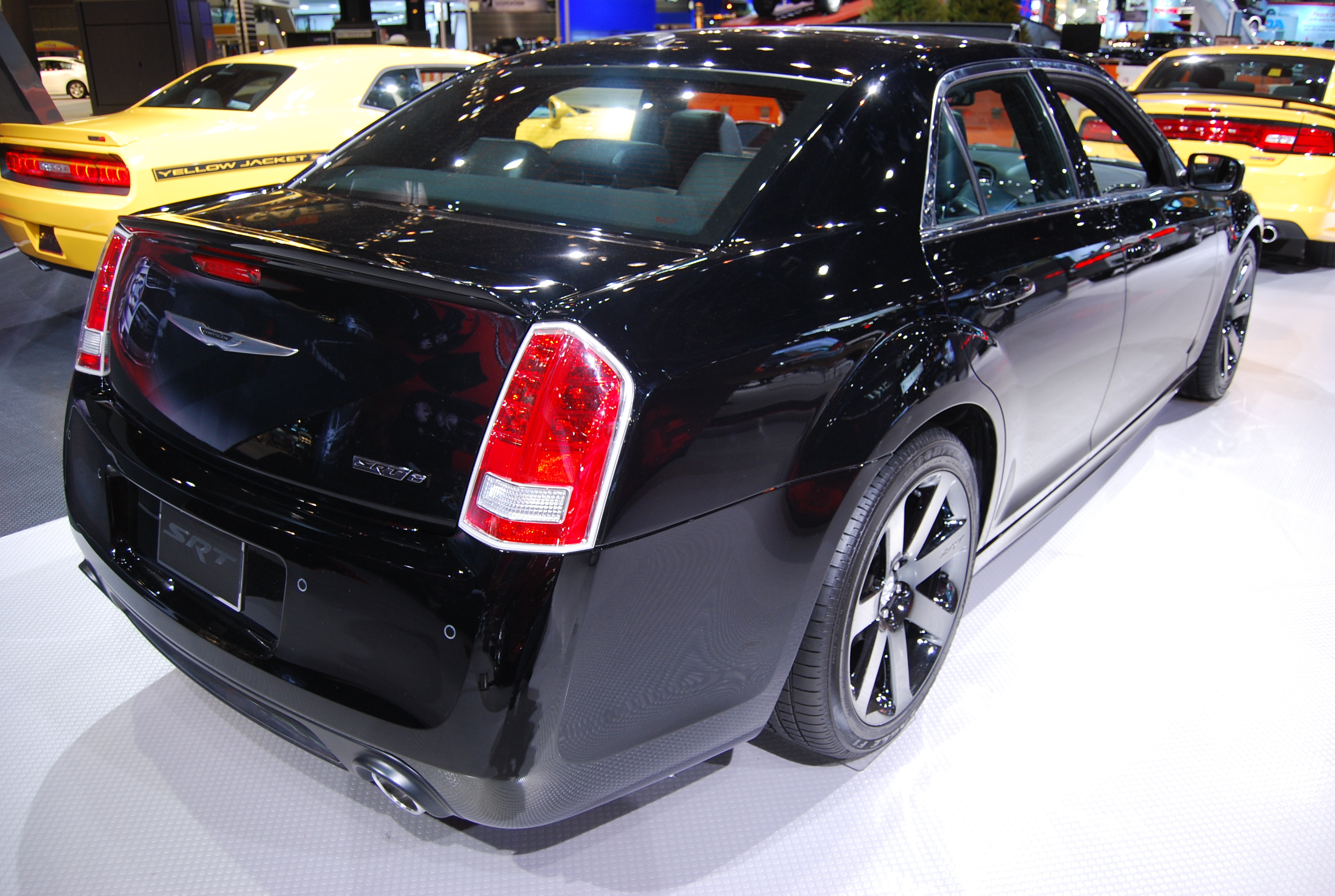 Chrysler 300-srt-8