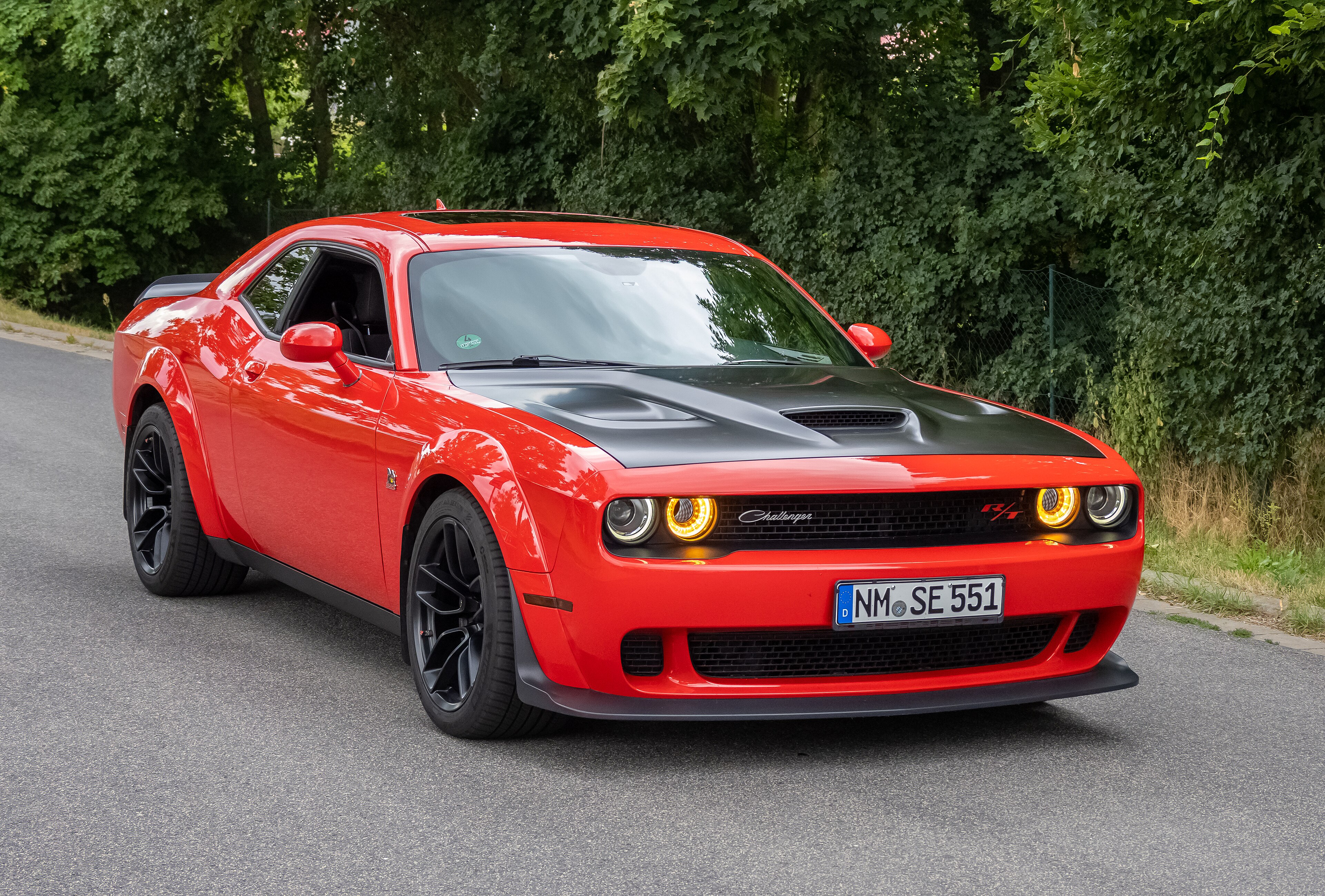 Dodge challenger-srt8