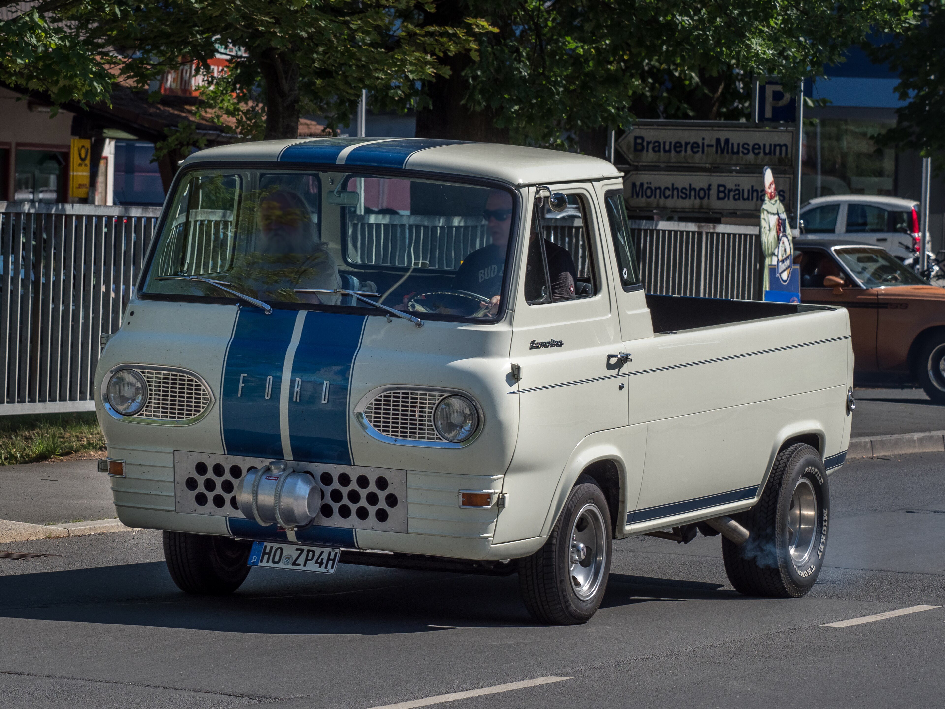 Ford E-350