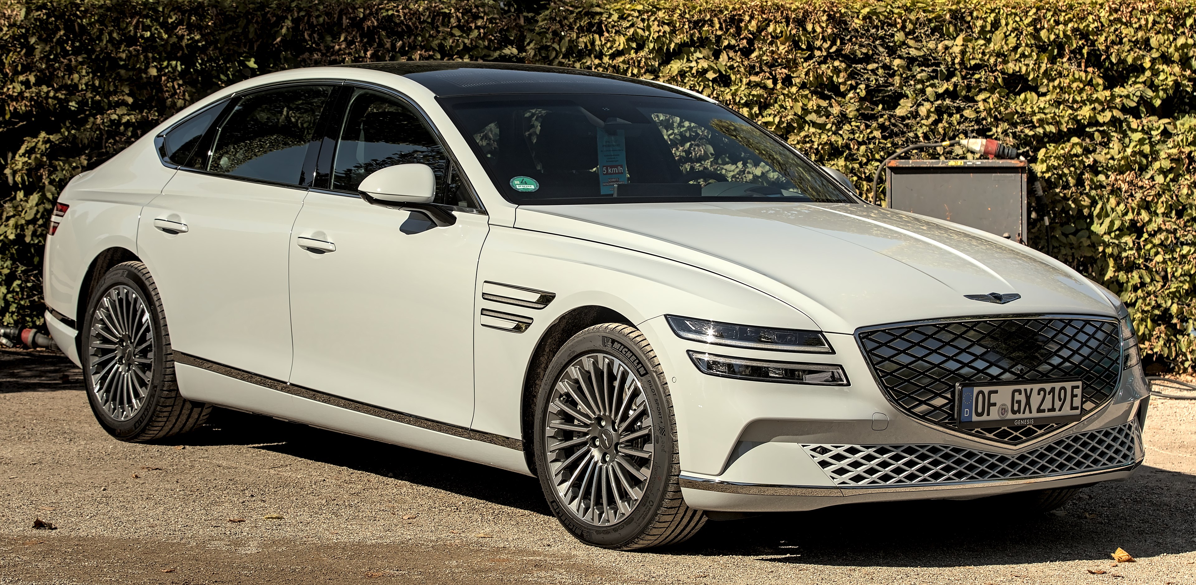 Genesis electrified-g80