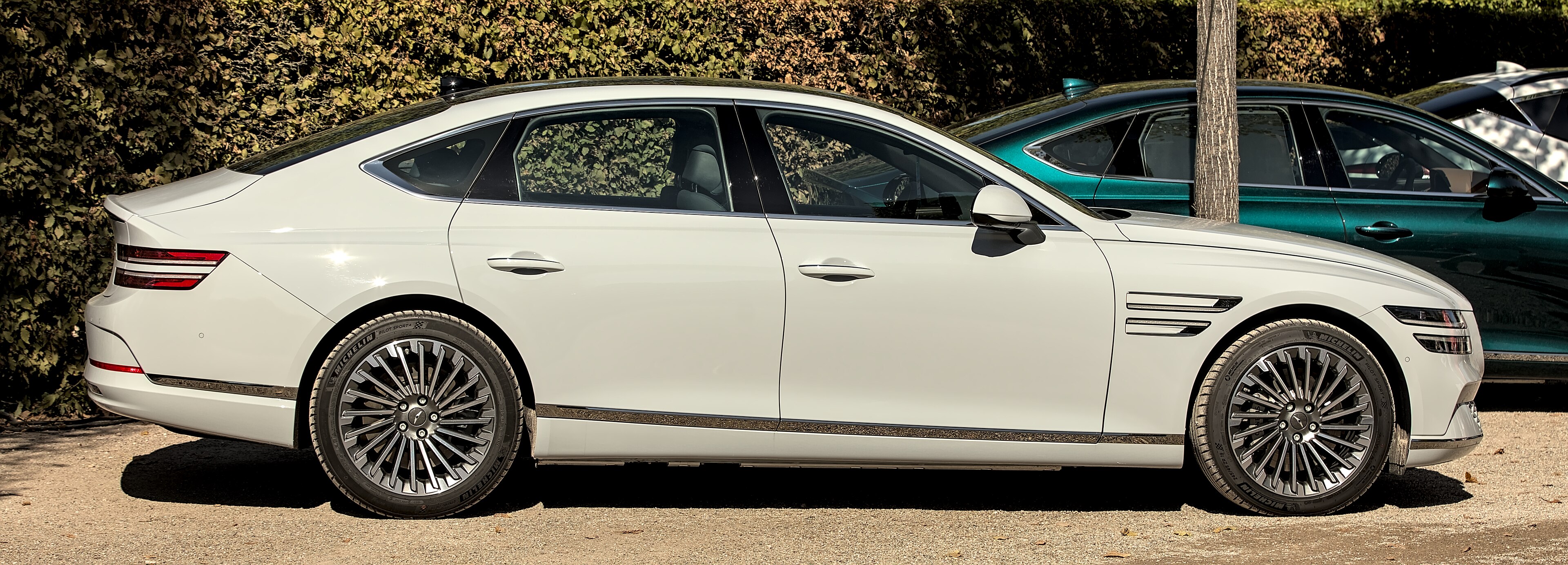 Genesis electrified-g80
