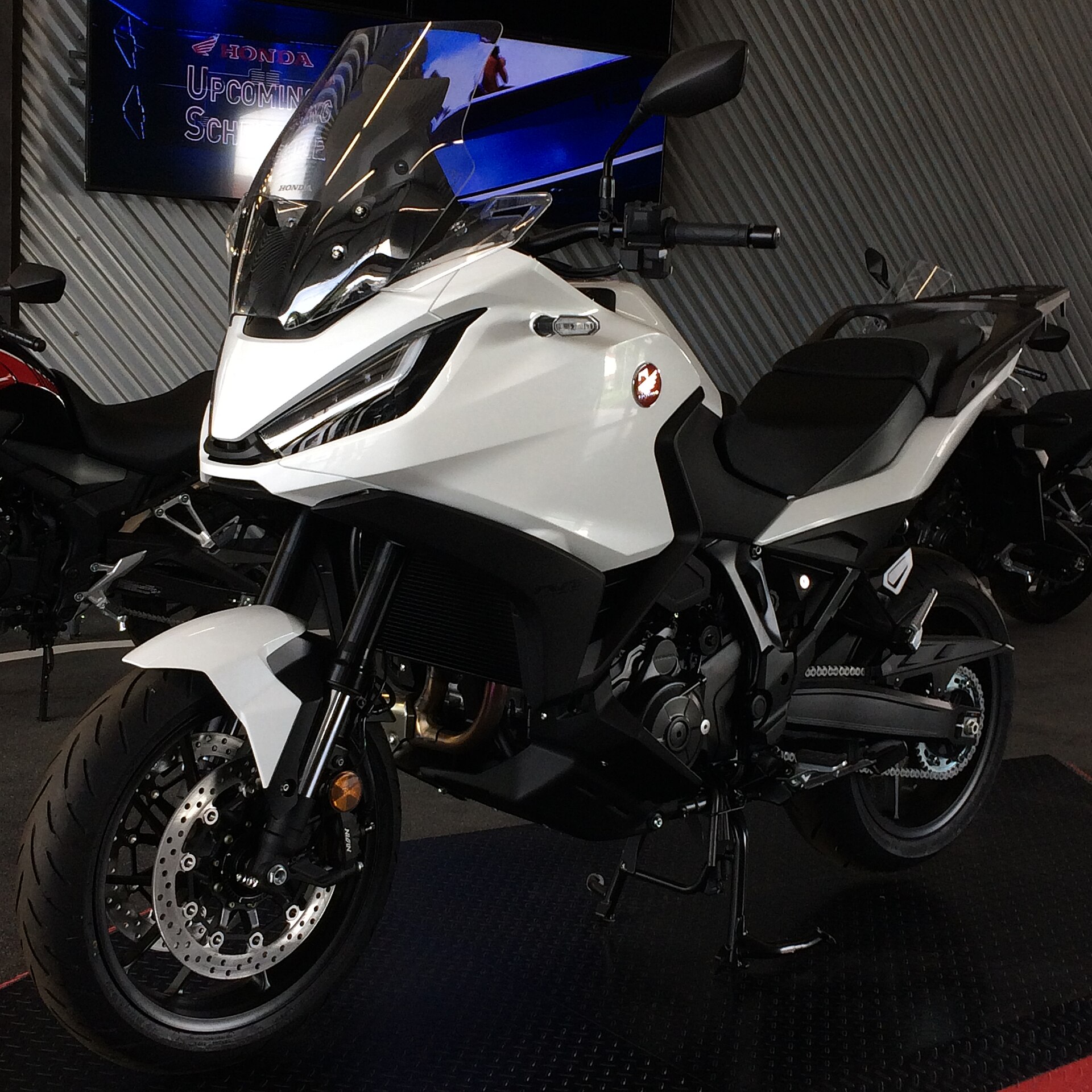 NT1100