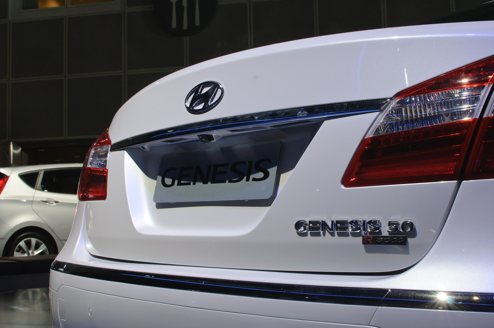 Hyundai genesis-r-spec