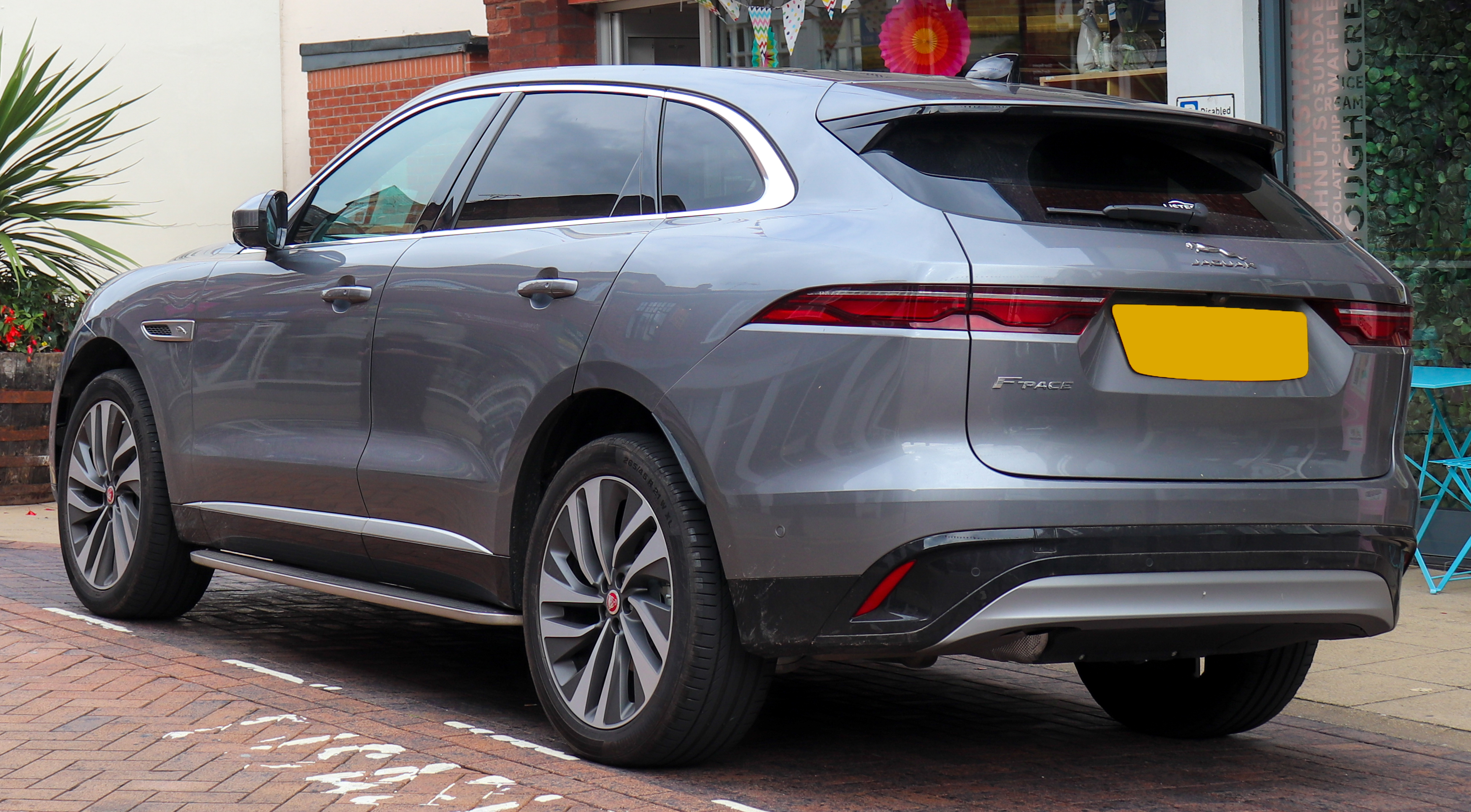 Jaguar f-pace-mhev