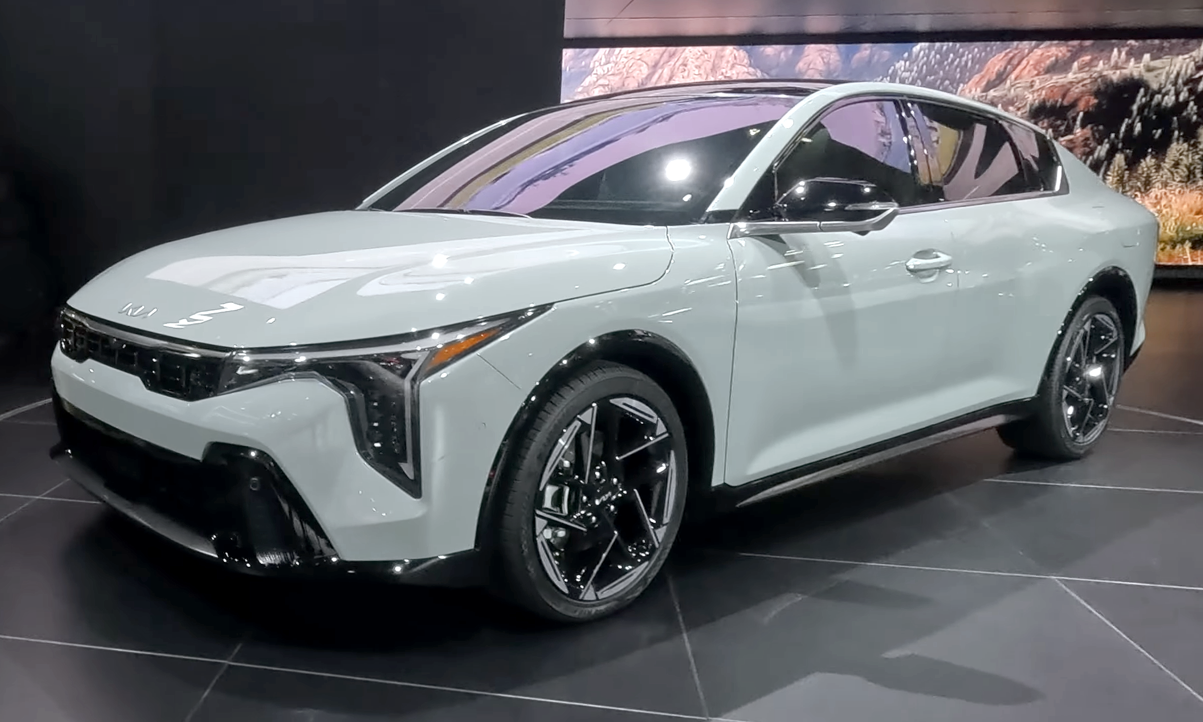 Kia K4