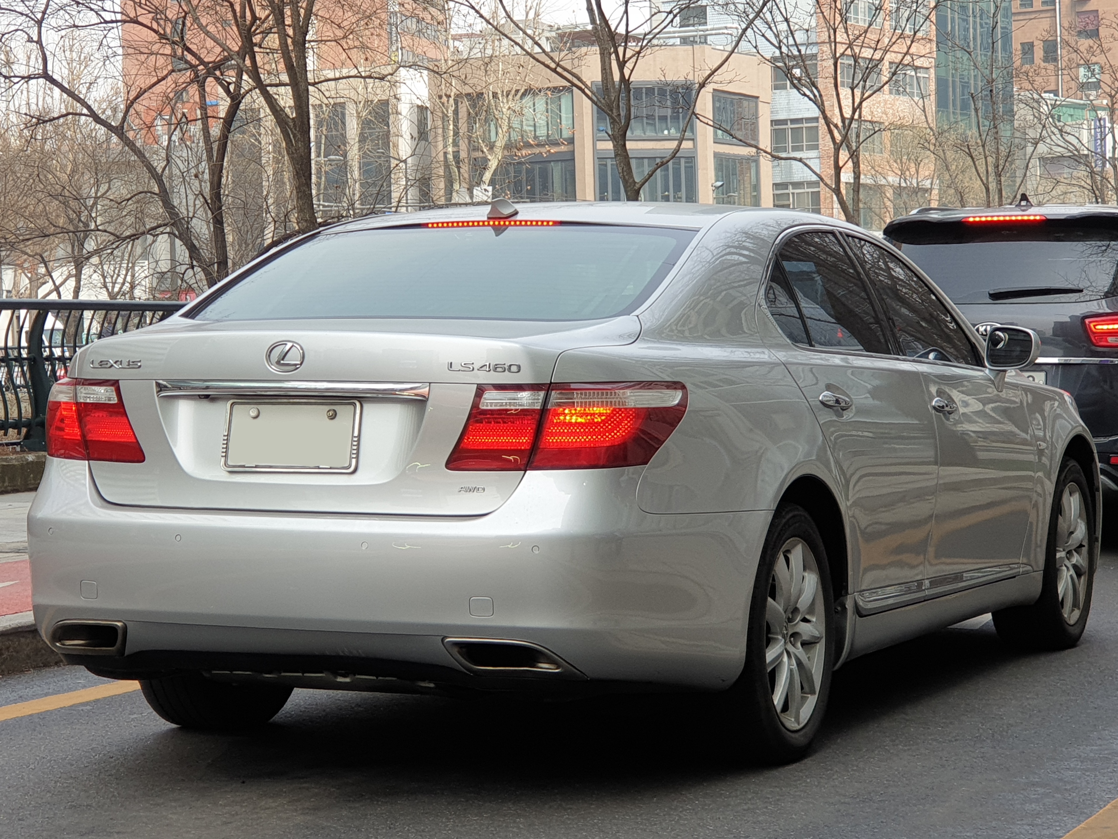 Lexus ls-460-awd
