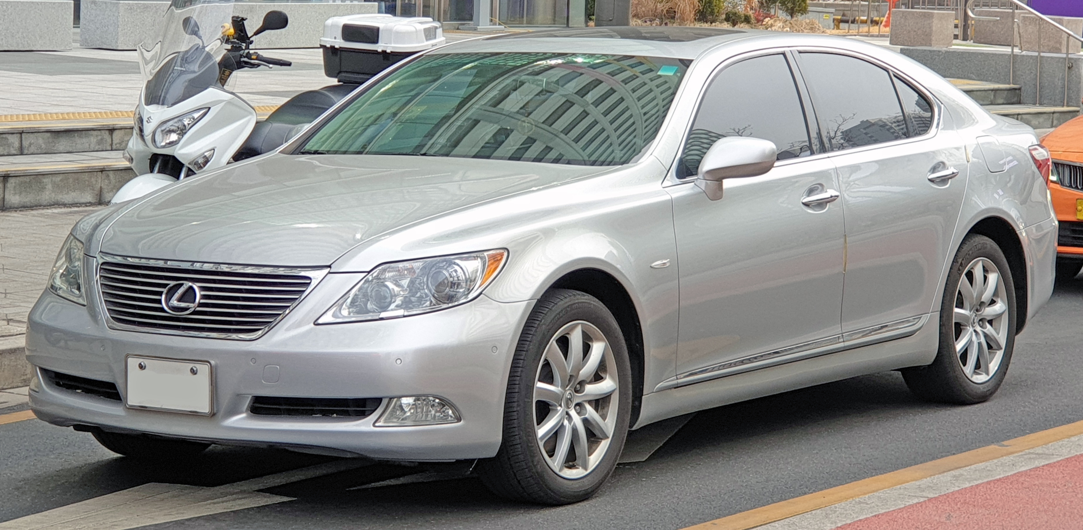 Lexus ls-460-awd