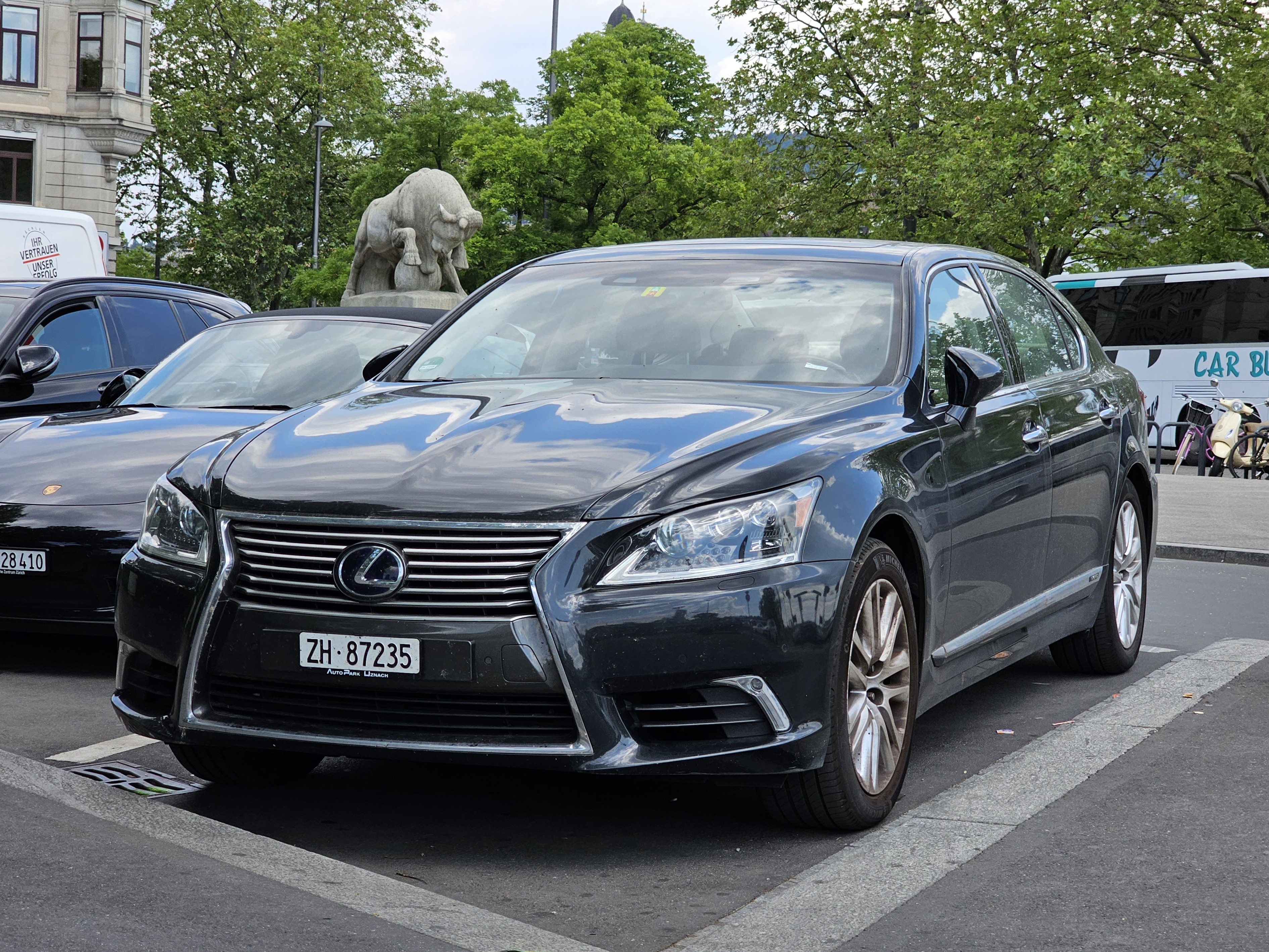 Lexus ls-600h-l