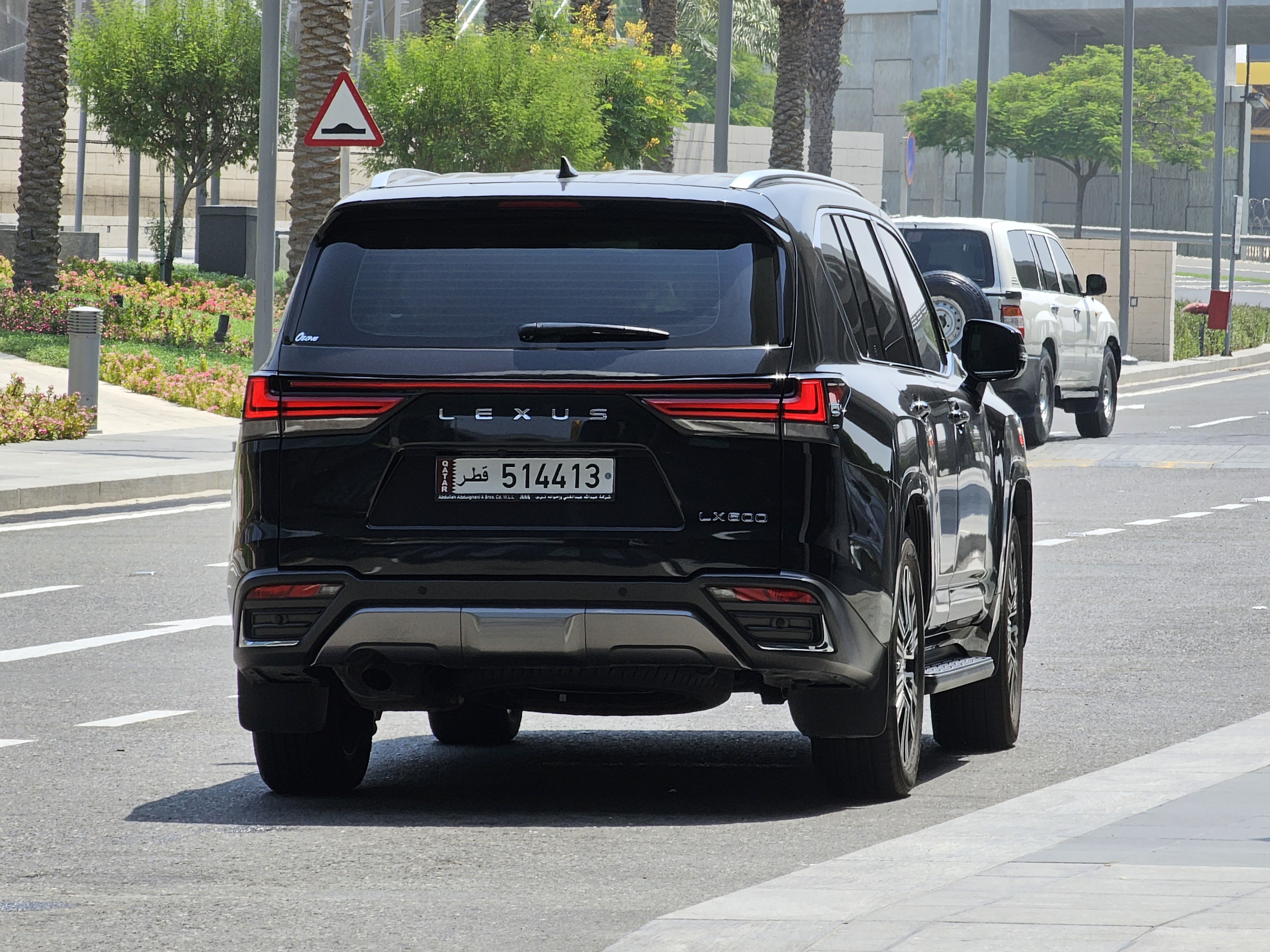 Lexus lx-600