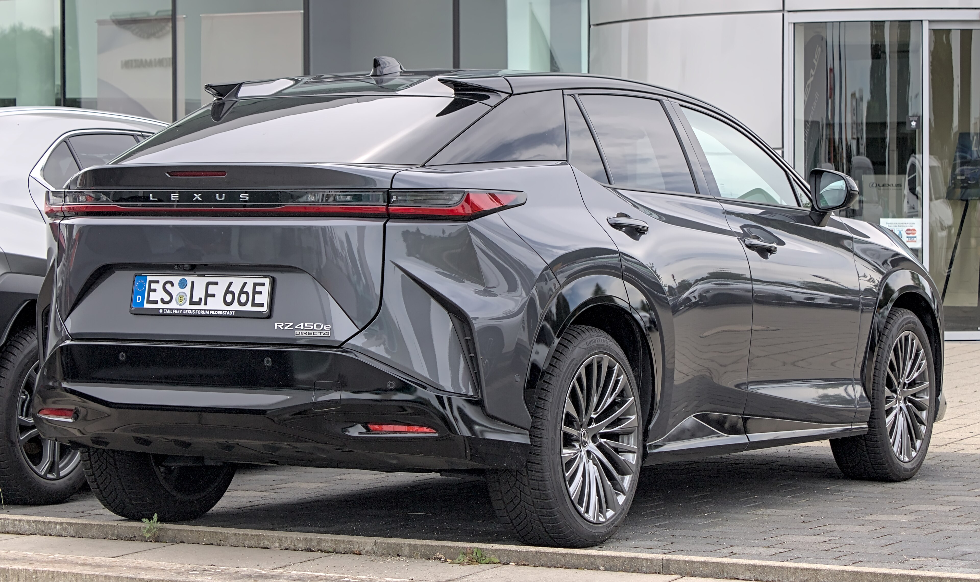 Lexus RZ