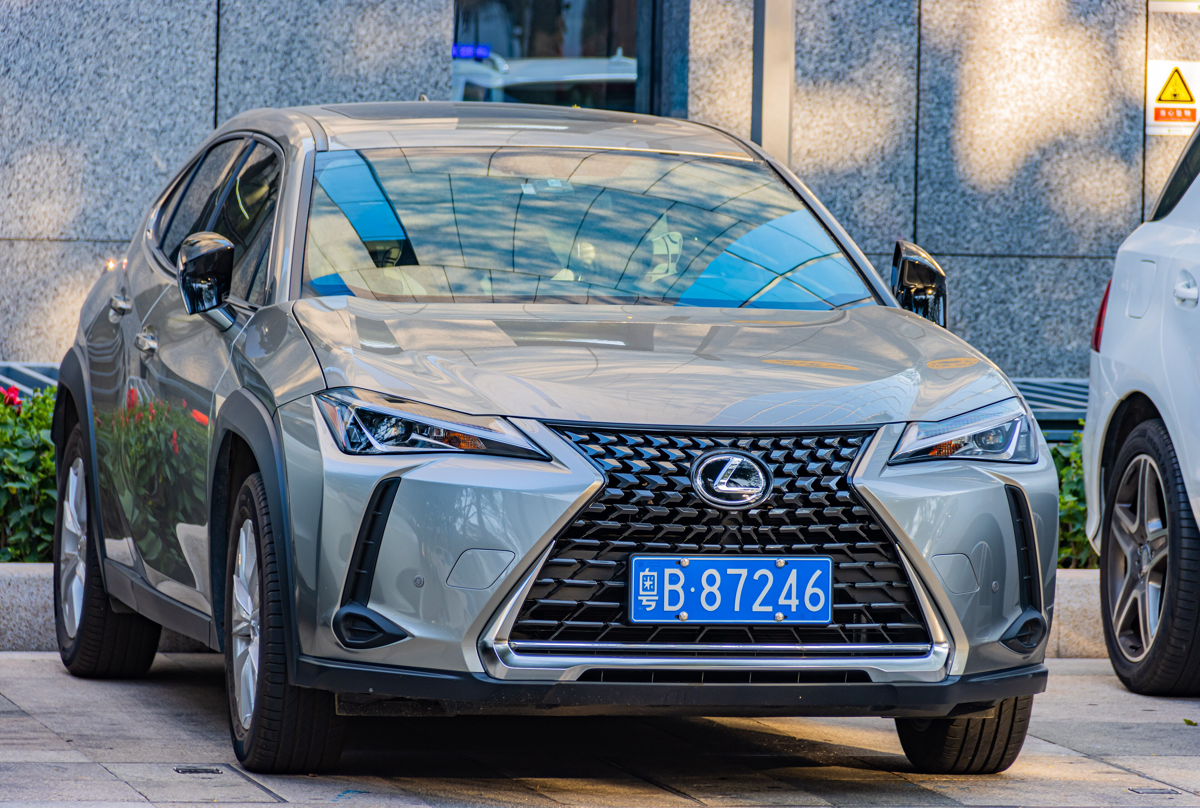 Lexus ux-200