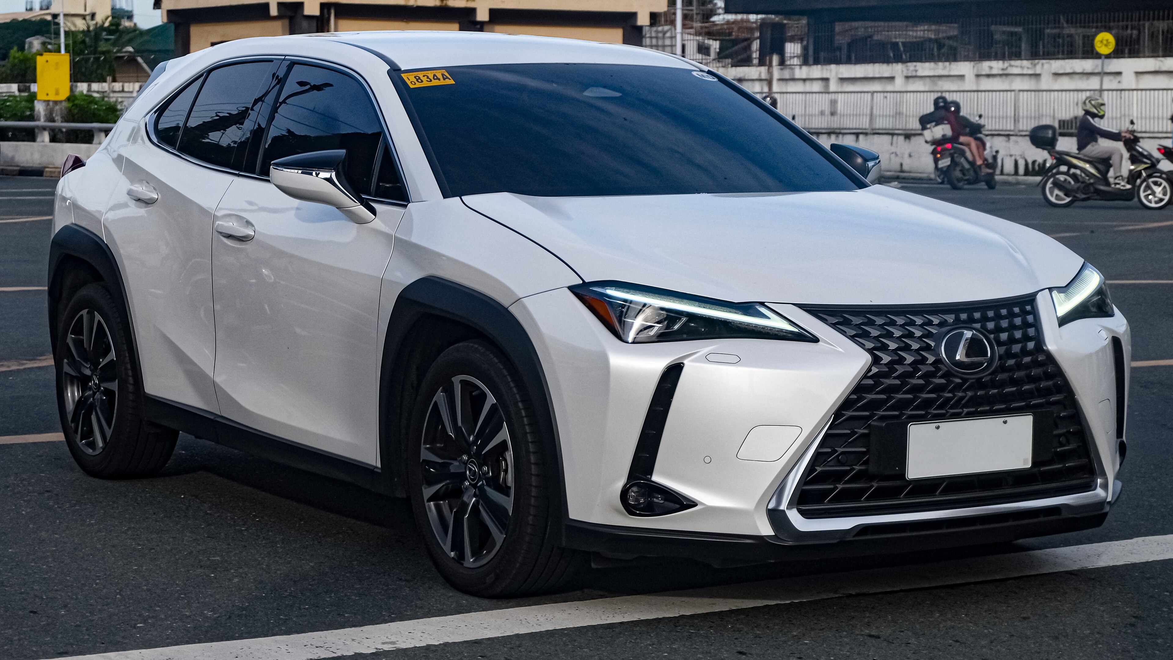 Lexus ux-300h