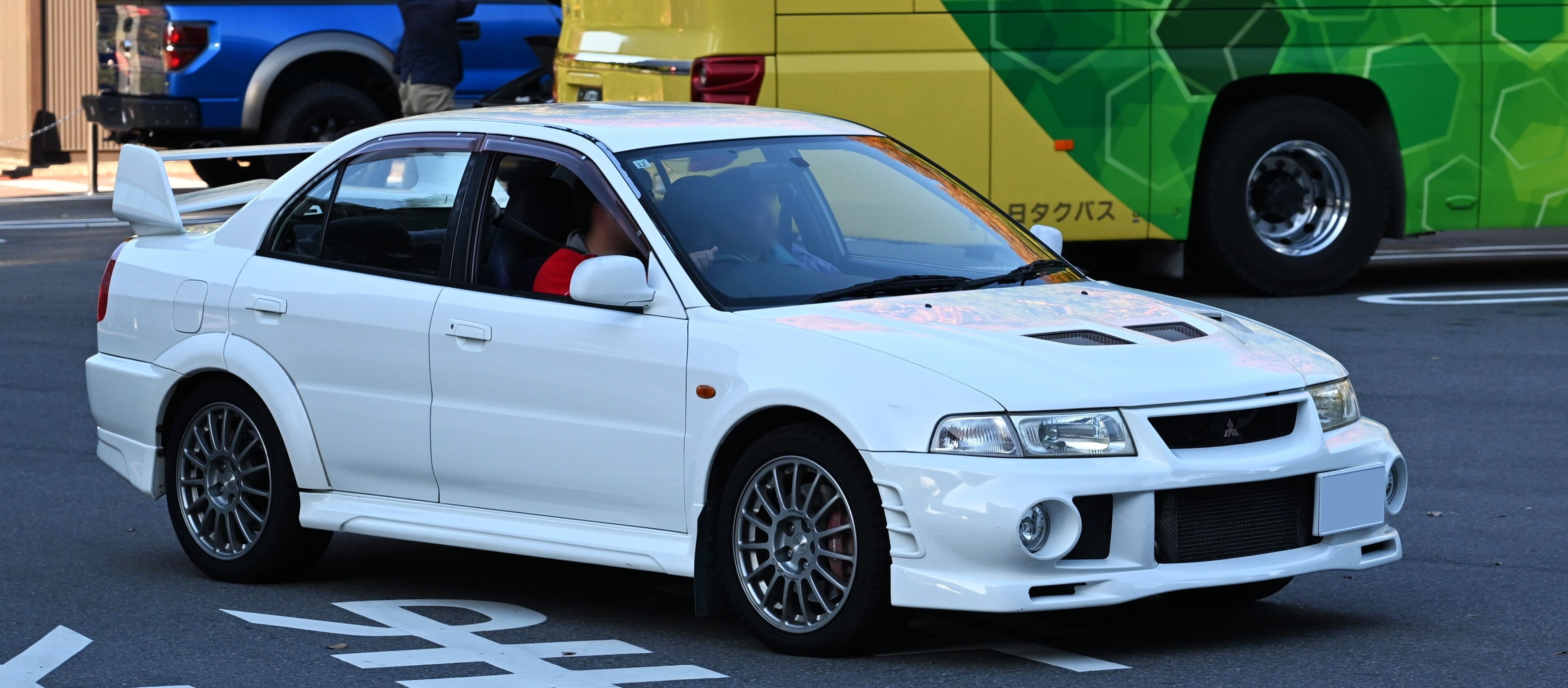 Mitsubishi lancer