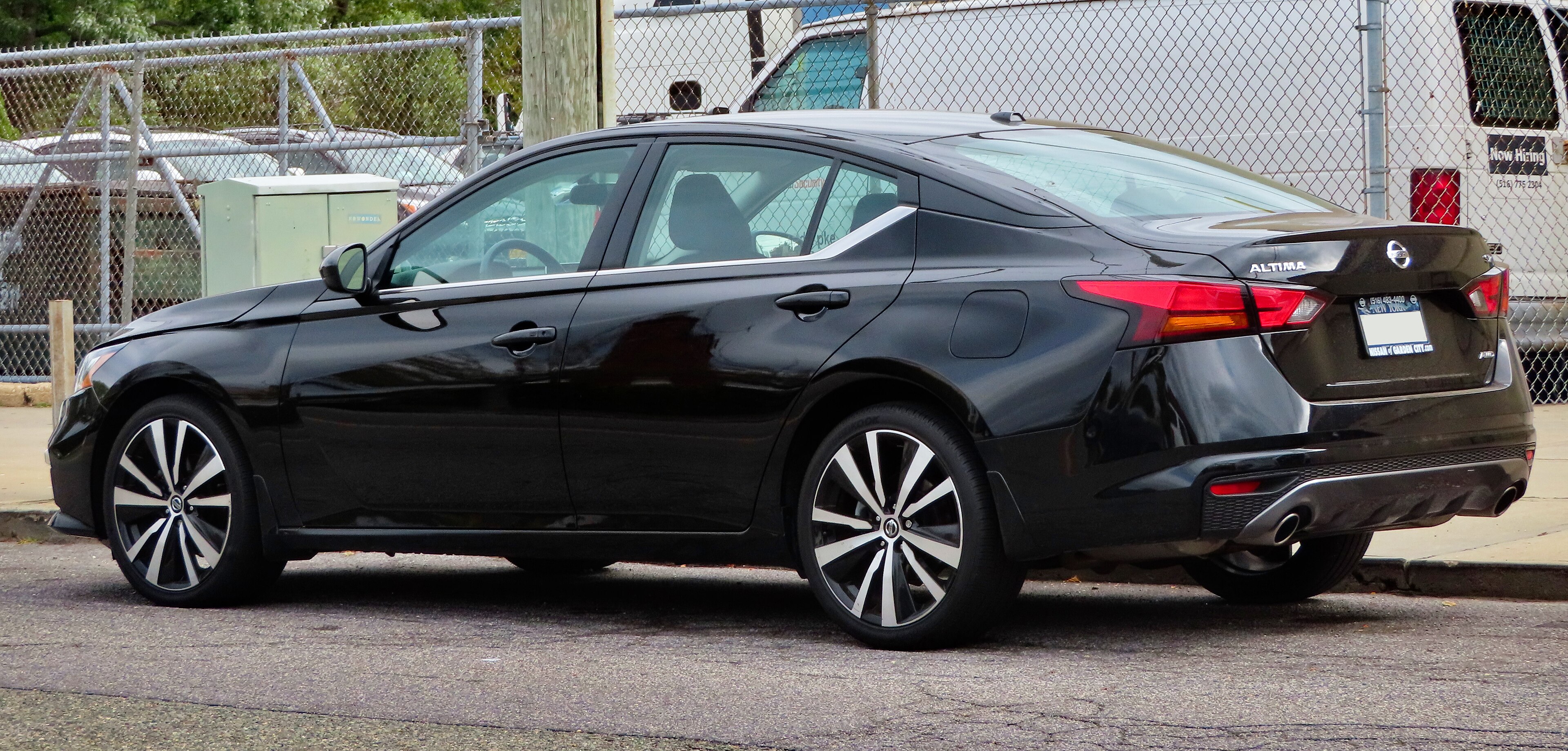Nissan altima-awd