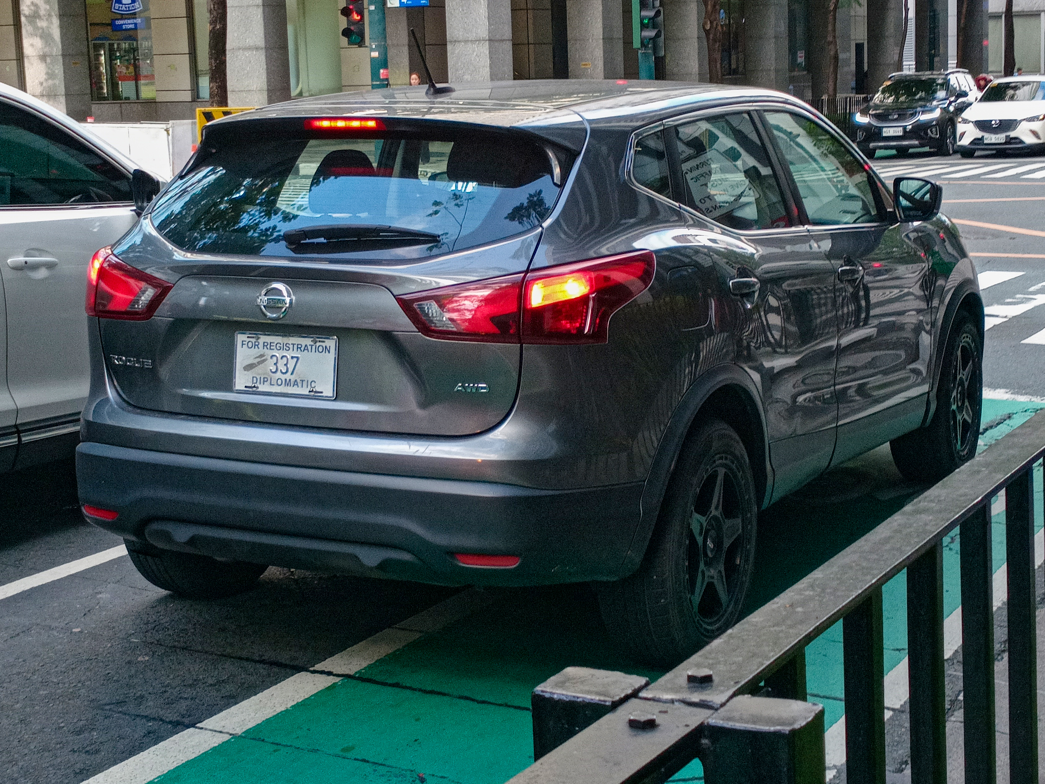 Nissan rogue-awd