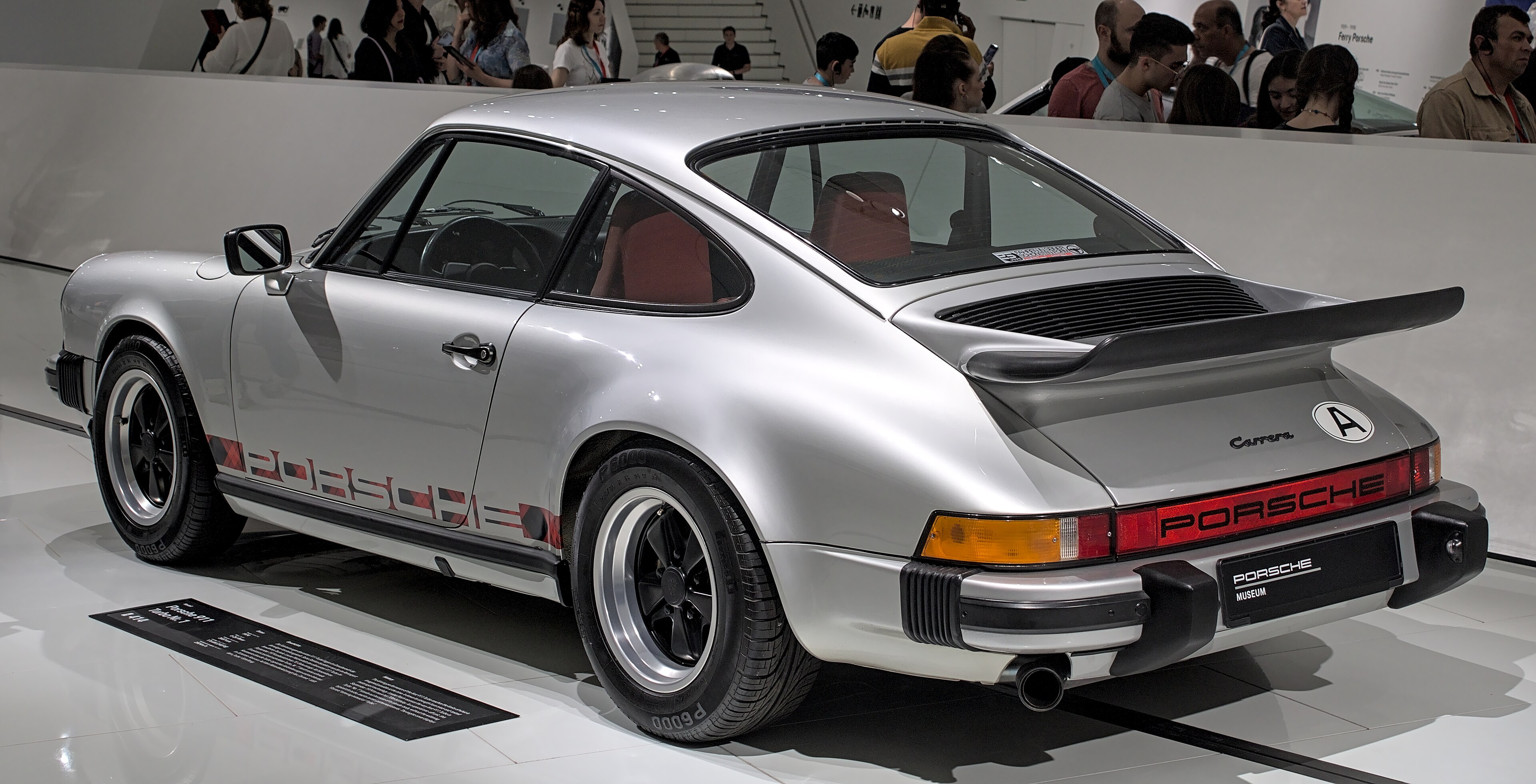911