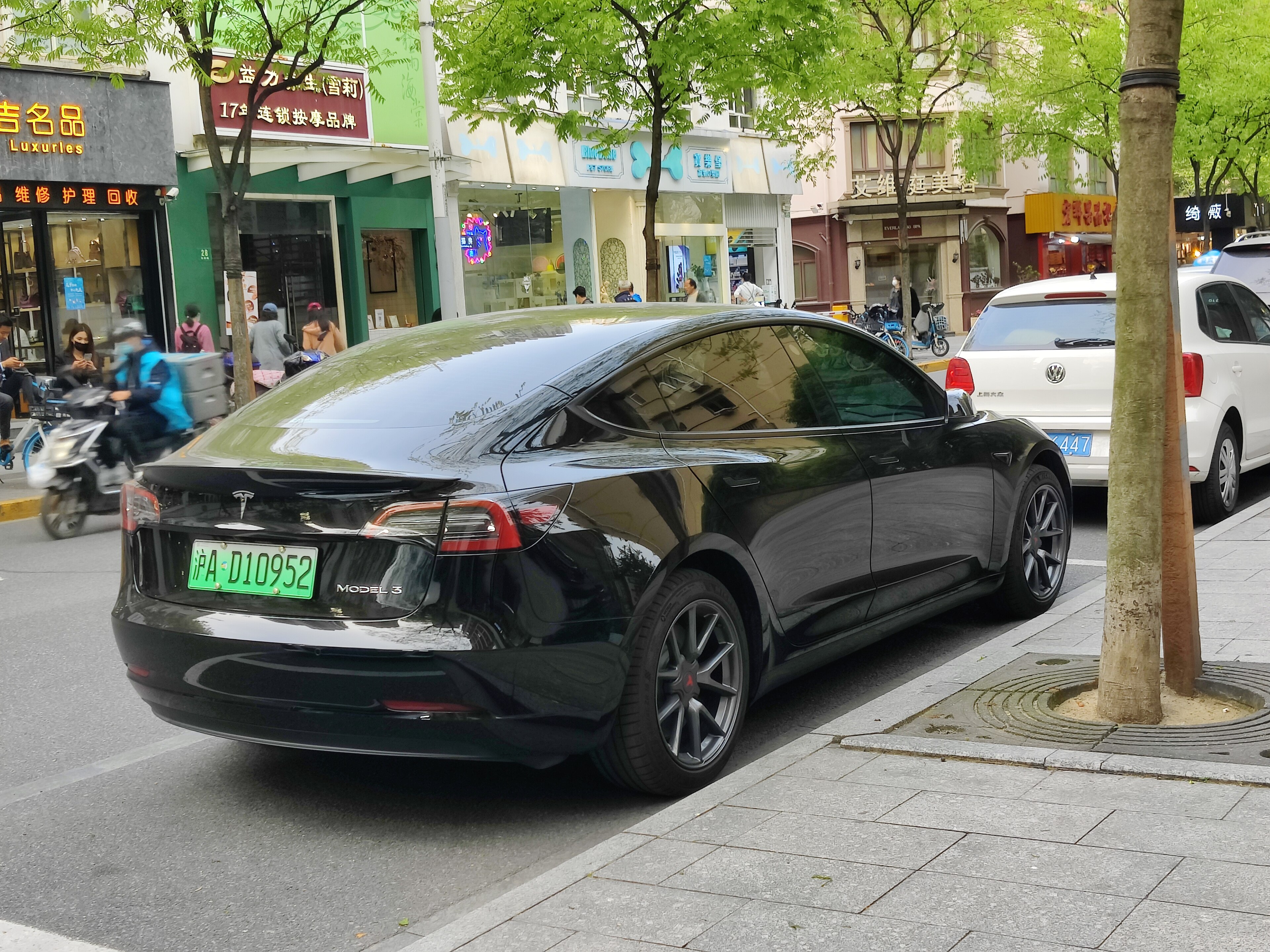 Tesla model-3-performance
