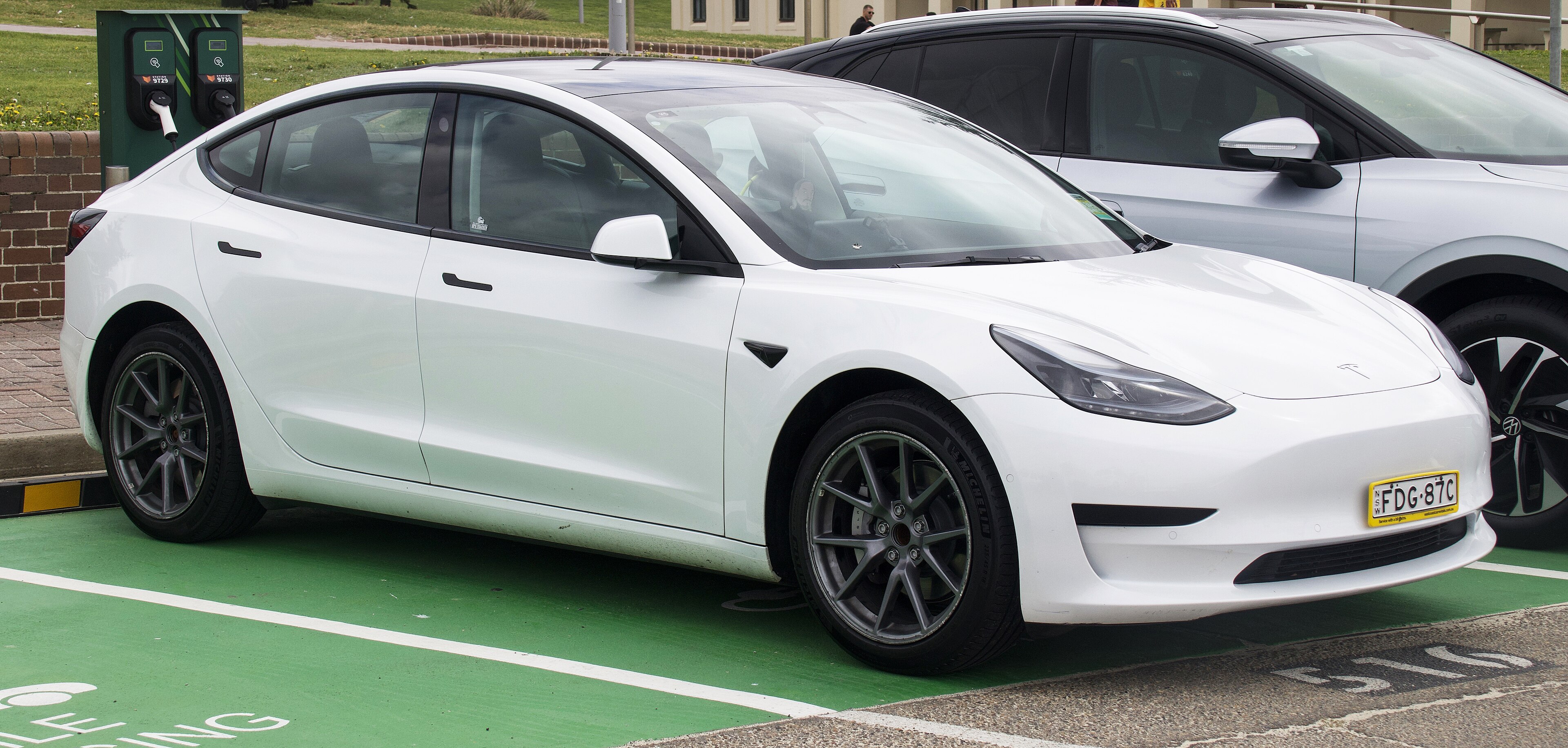 Tesla model-3-rwd