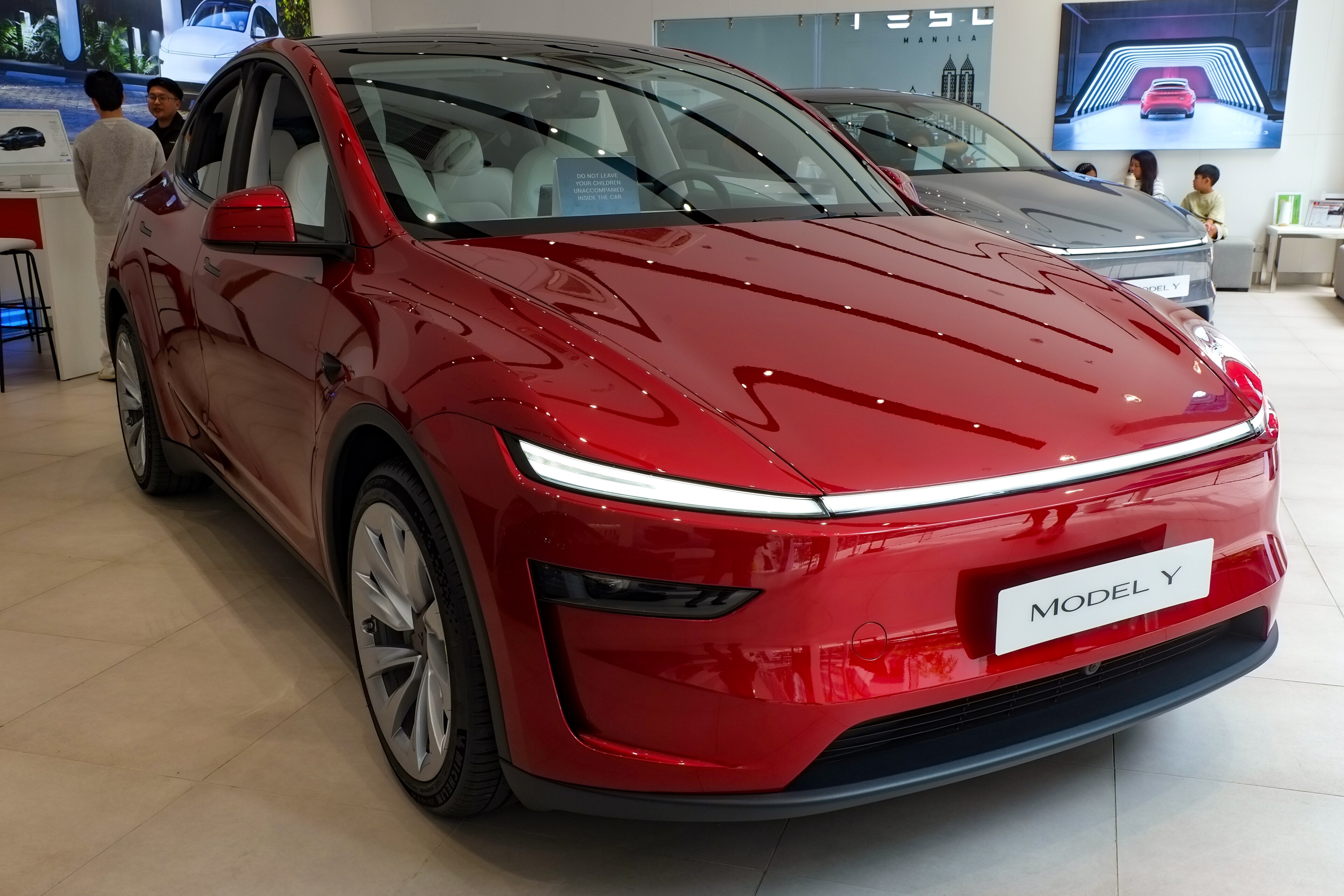 Tesla model-y-awd