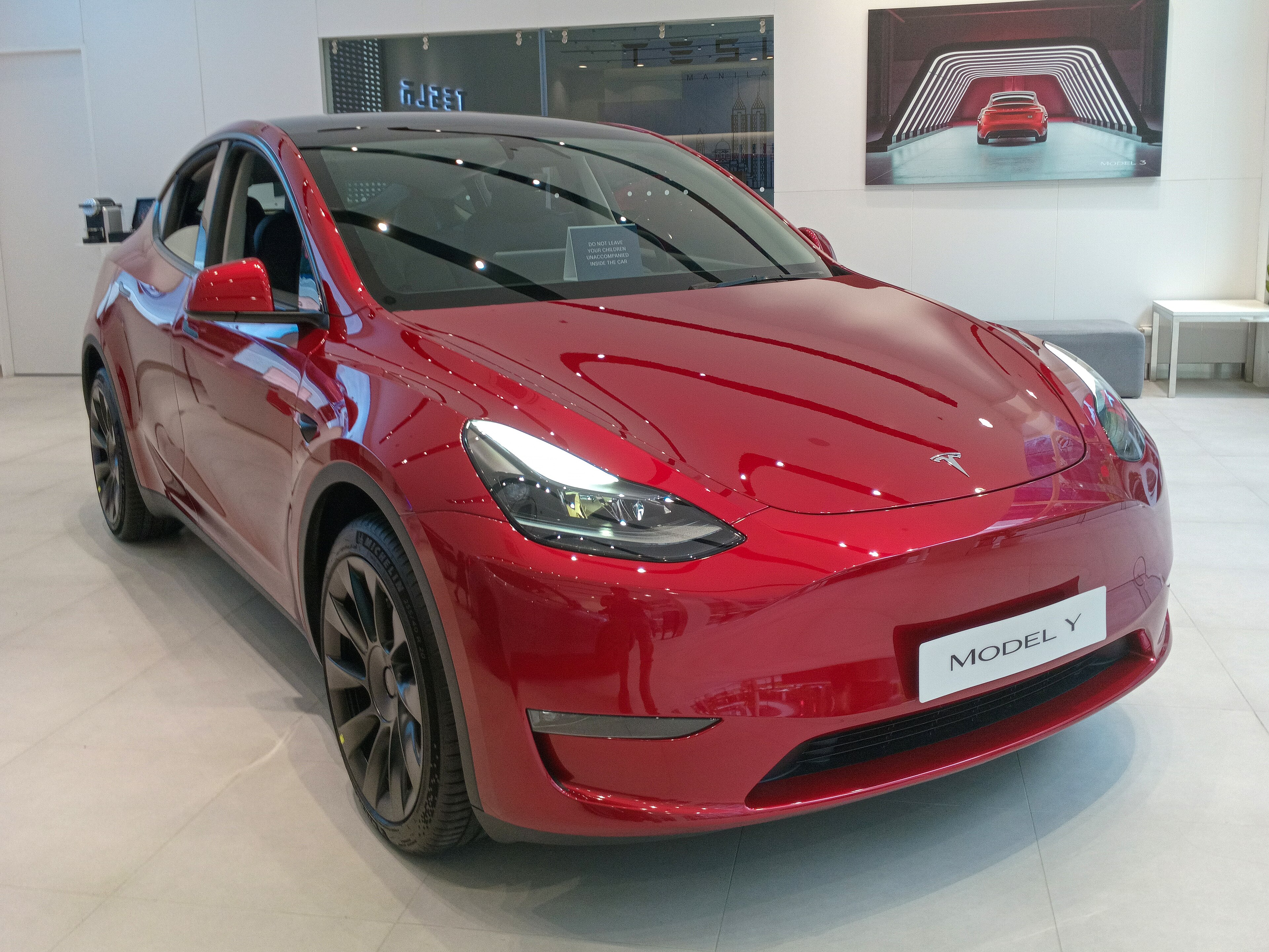 Tesla model-y-long-range-awd