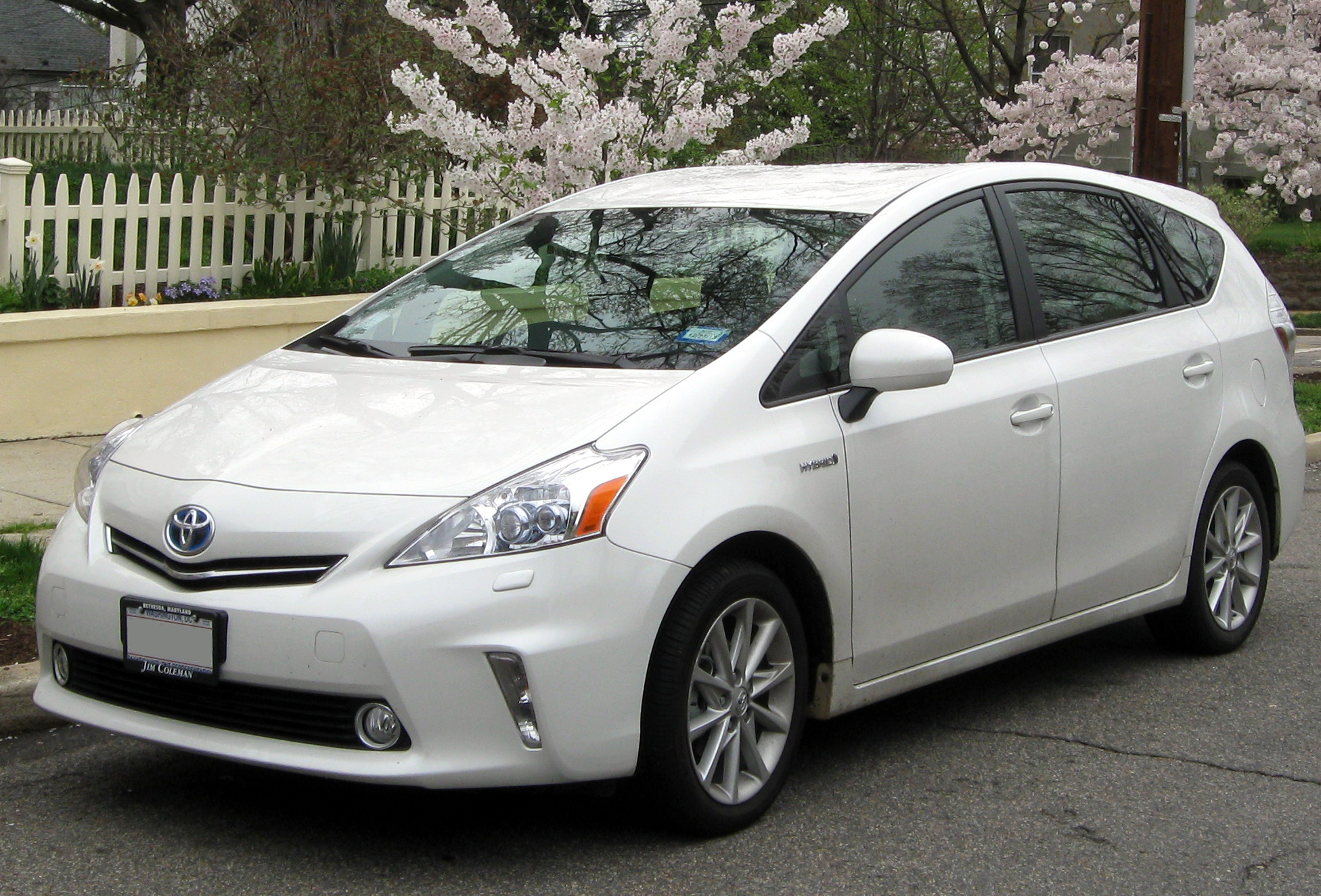 Toyota prius-v