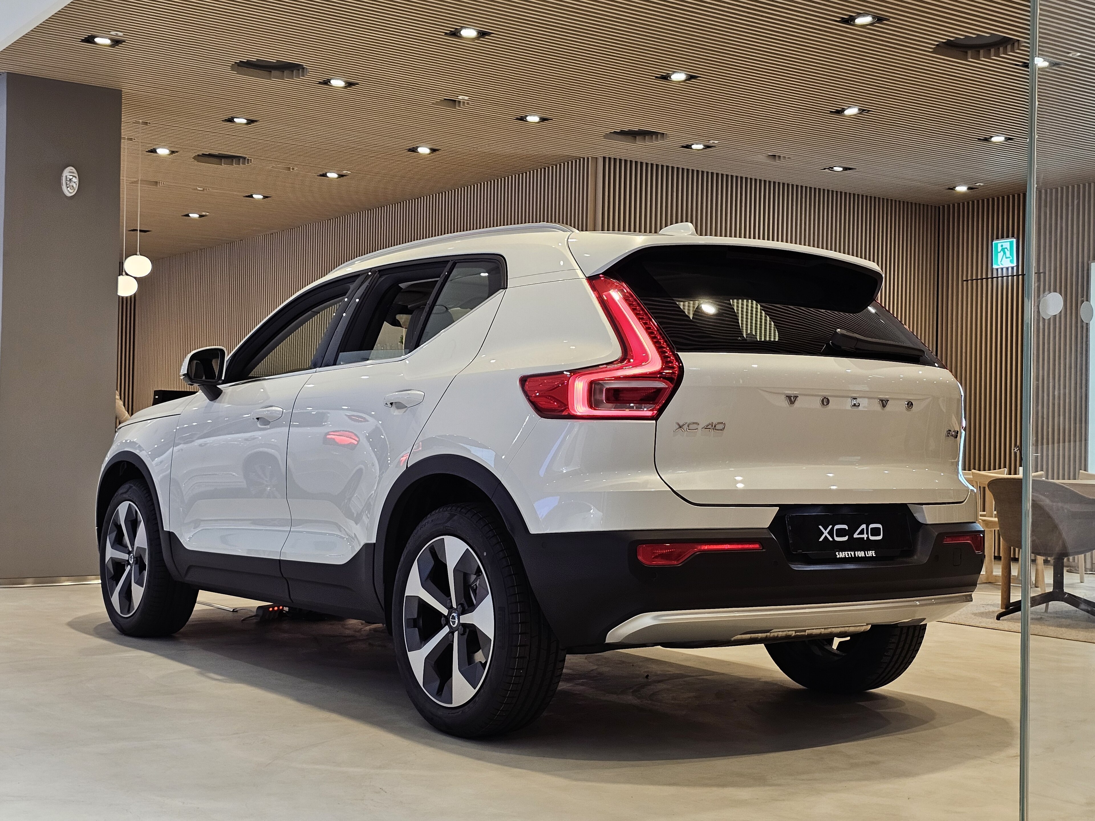 Volvo xc40-b4
